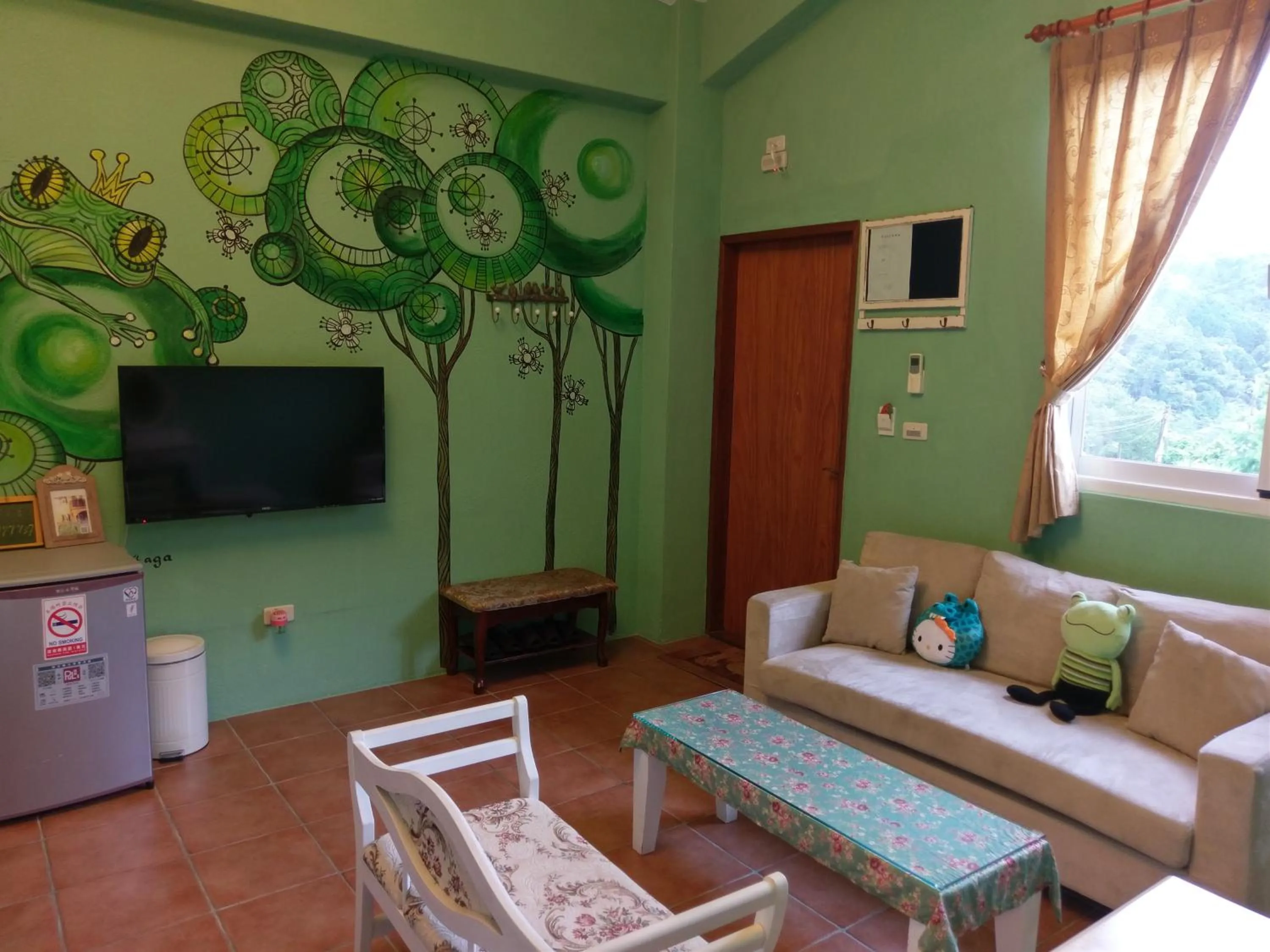 Communal lounge/ TV room in Bramasole B&B