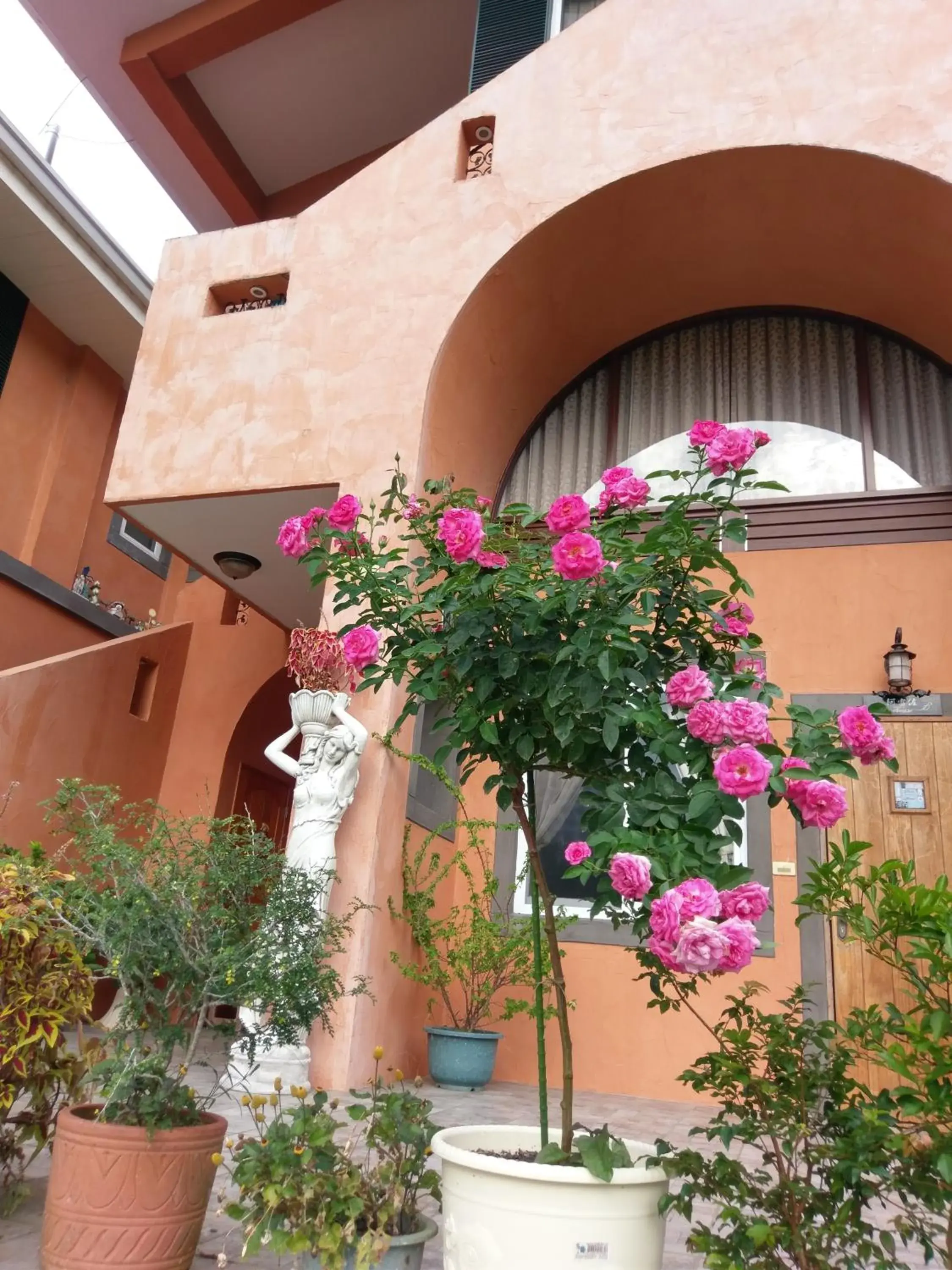 Property building in Bramasole B&B Property building in Bramasole B&B