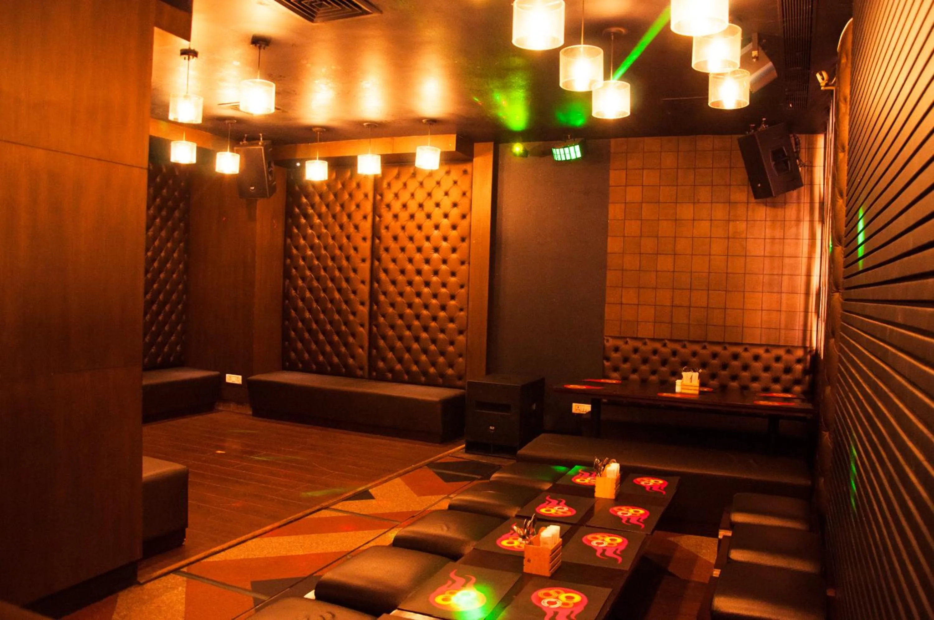 Restaurant/places to eat in Hotel Gwalior Regency