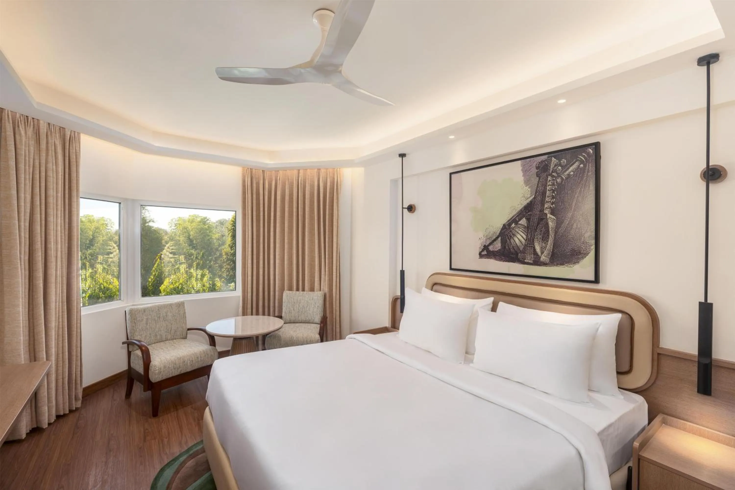 Bedroom, Bed in Hotel Gwalior Regency, a member of Radisson Individuals