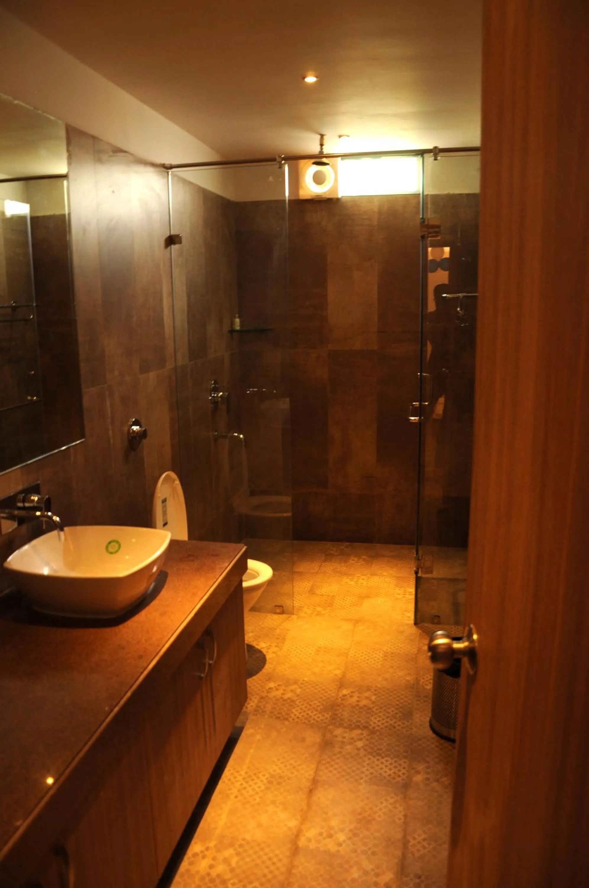 Shower in Hotel Gwalior Regency