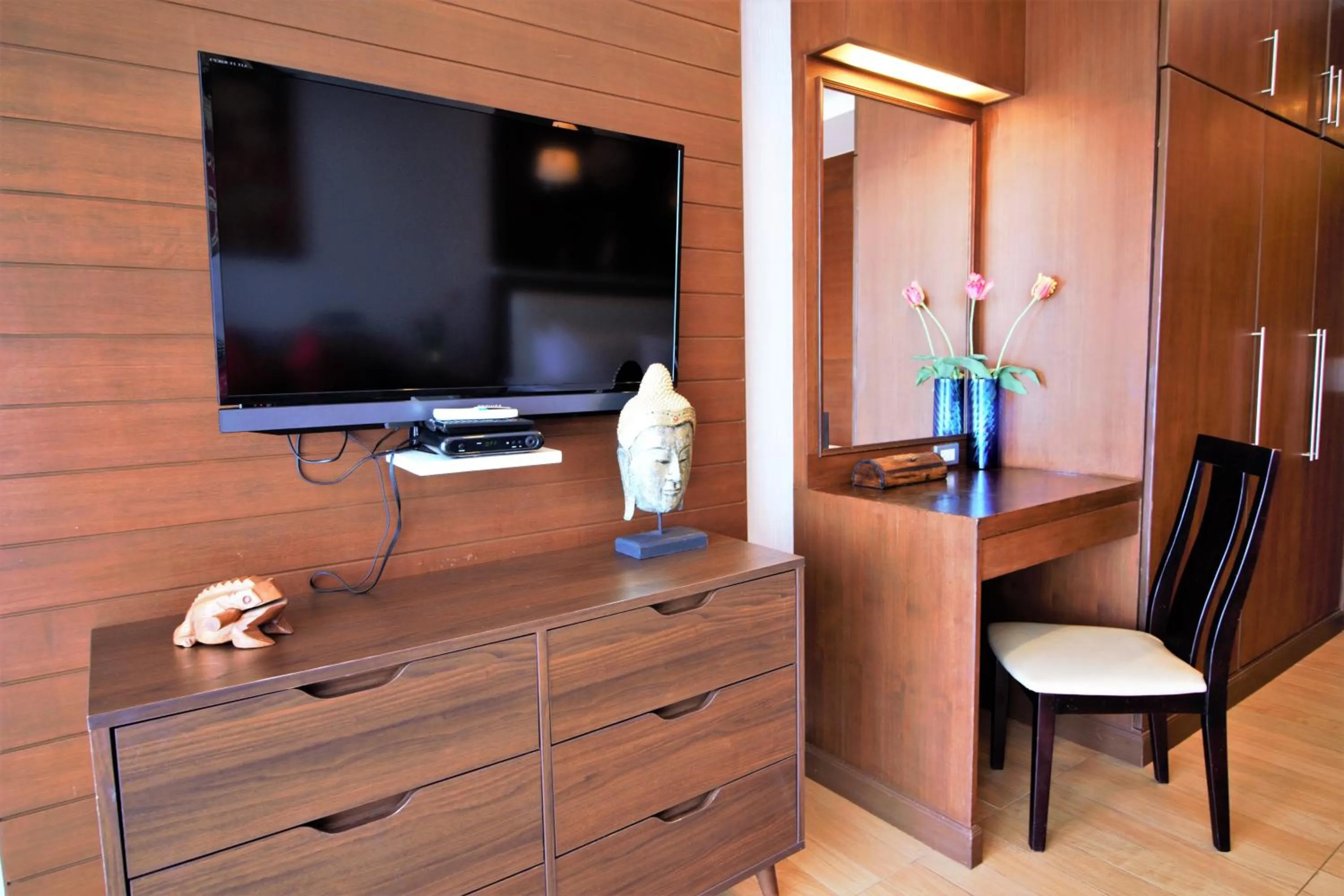 Photo of the whole room, TV/Entertainment Center in Sea & Sky Karon Beach by PHR