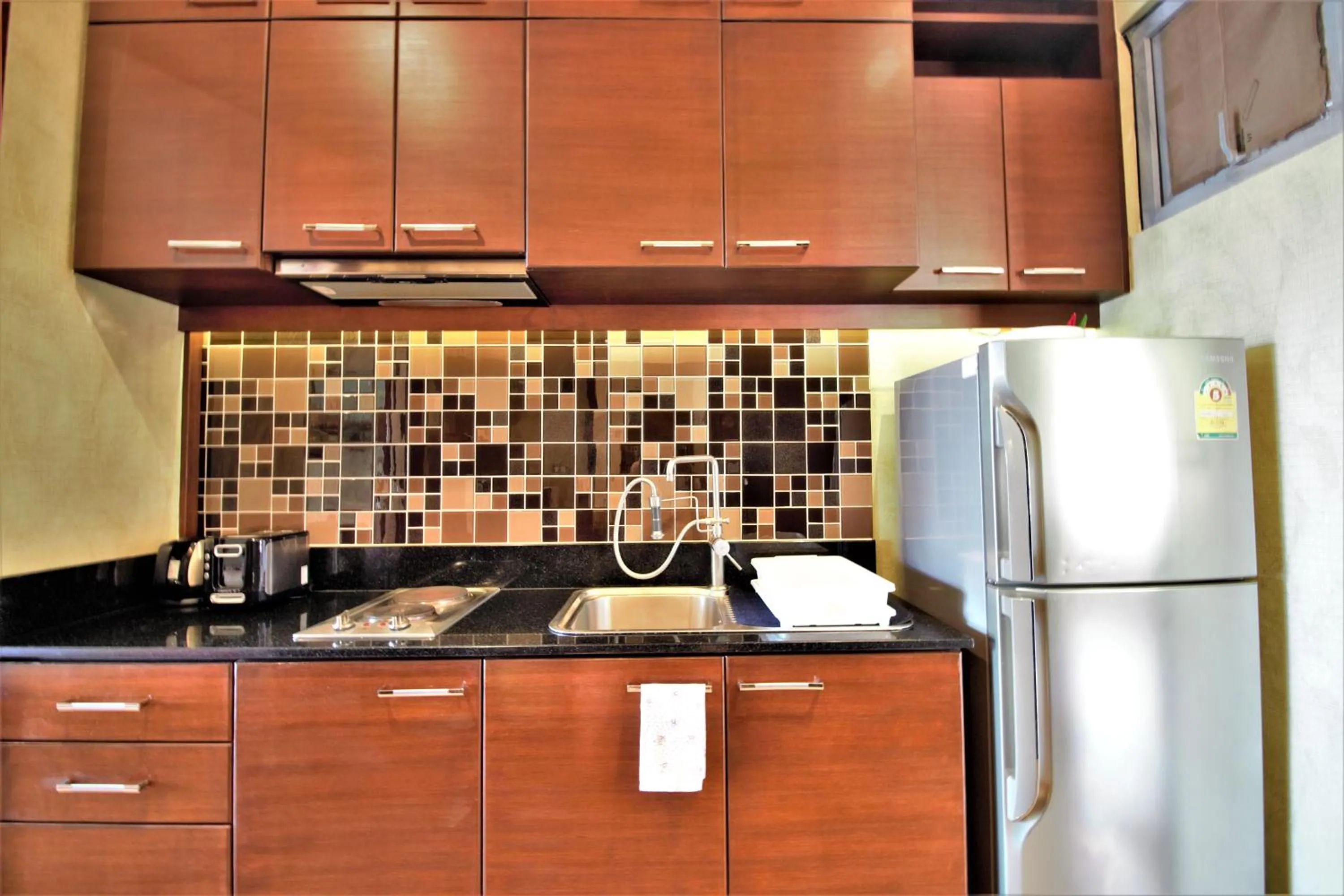 Kitchen or kitchenette, Kitchen/Kitchenette in Sea & Sky Karon Beach by PHR