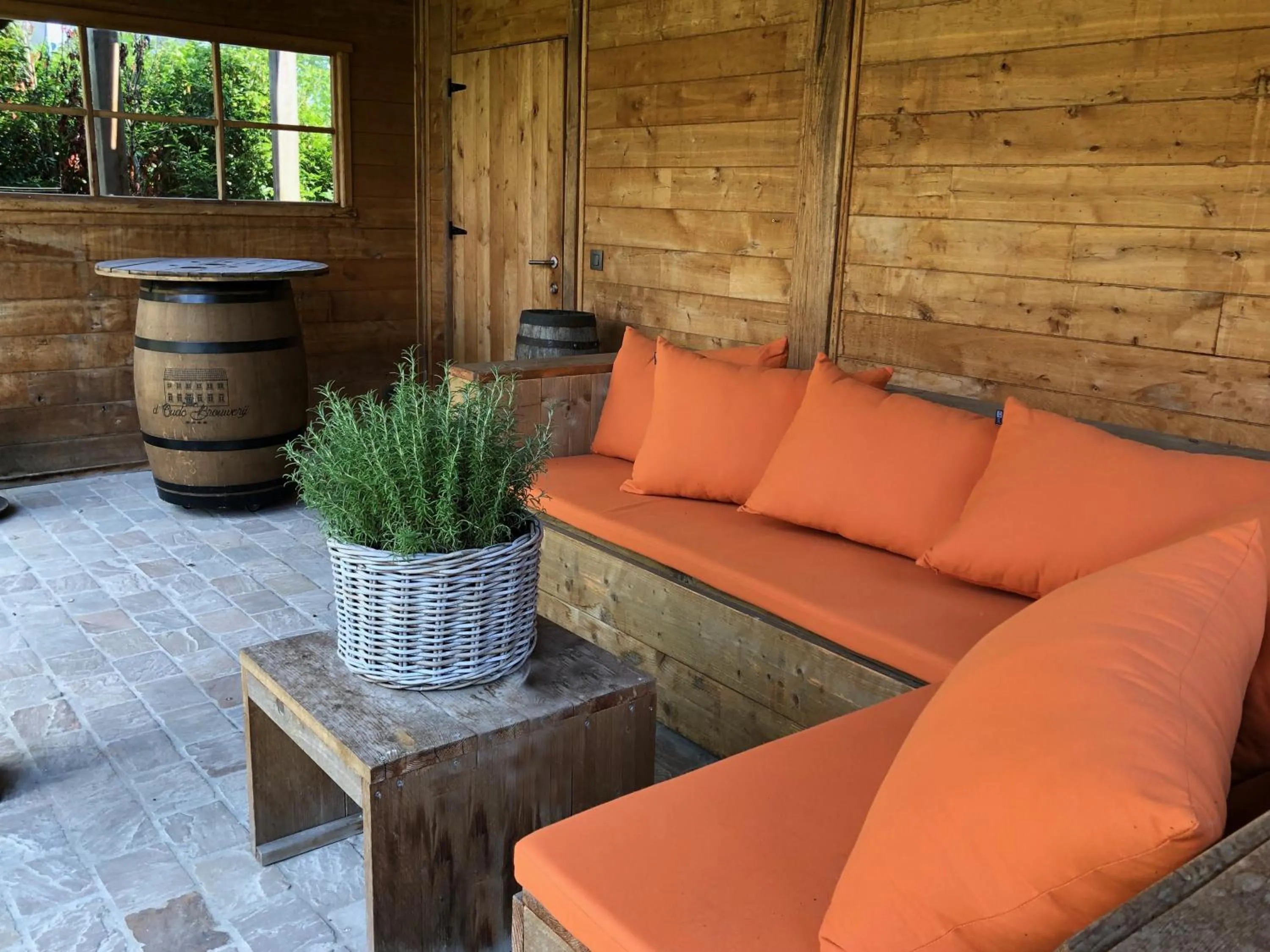 Lounge or bar in B&B d'Oude Brouwerij