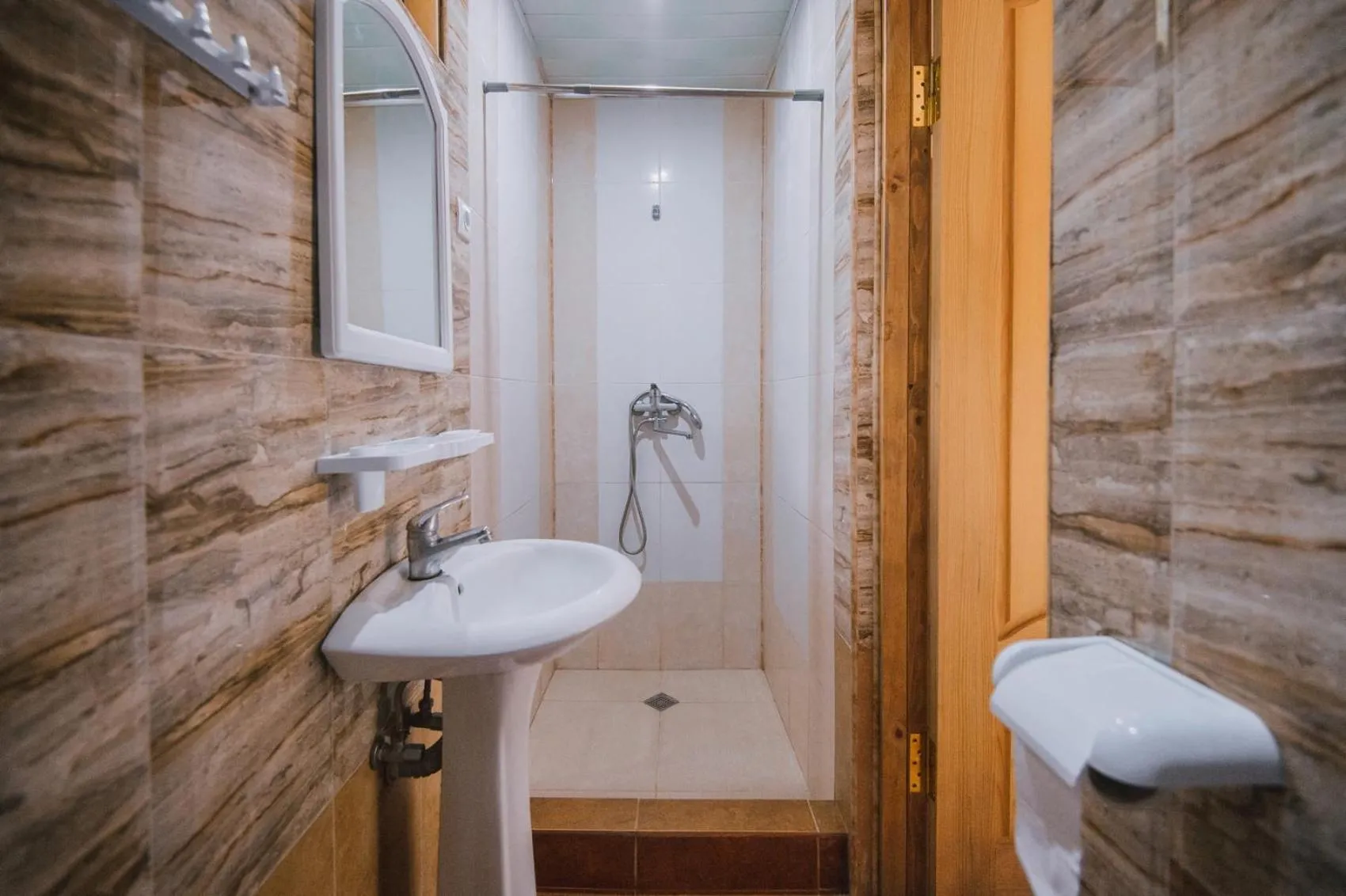 Shower in Hotel Forest Fairy