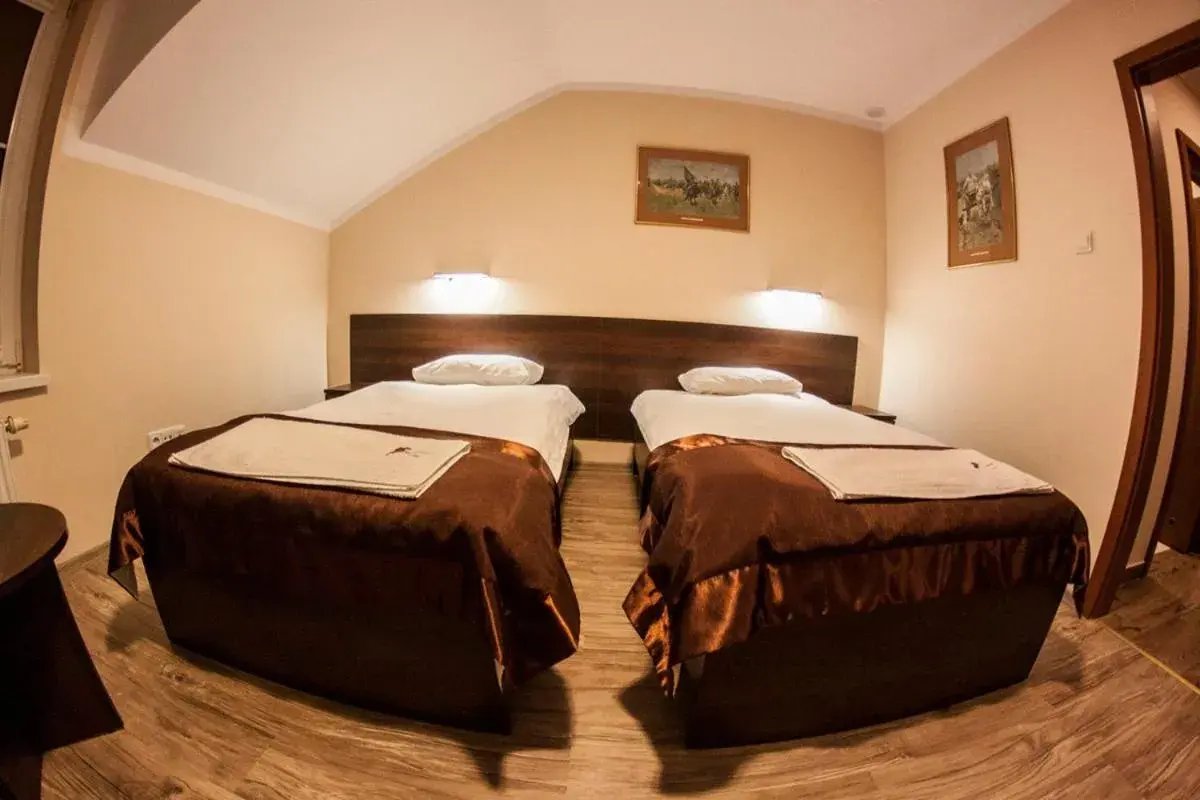 Standard Twin Room - single occupancy in Pensjonat i Klub Jeździecki Michelin Standard Twin Room - single occupancy in Pensjonat i Klub Jeździecki Michelin