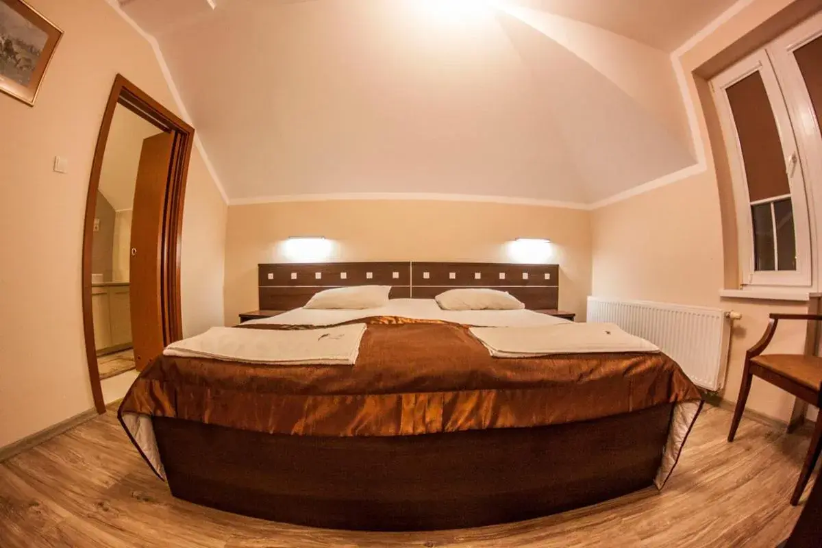 Junior Suite with Balcony in Pensjonat i Klub Jeździecki Michelin Junior Suite with Balcony in Pensjonat i Klub Jeździecki Michelin