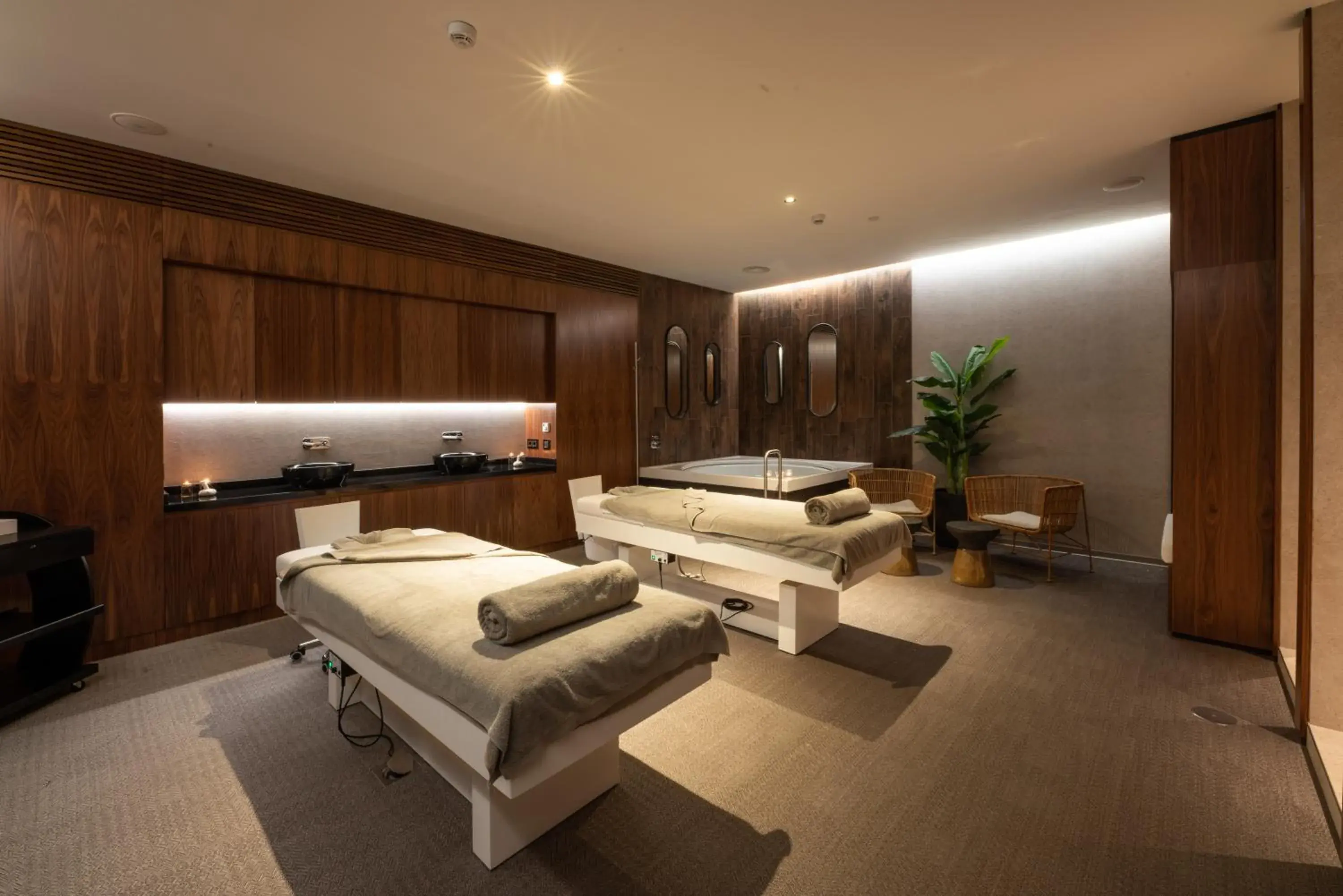 Massage, Bed in Sir Anthony Massage, Bed in Sir Anthony