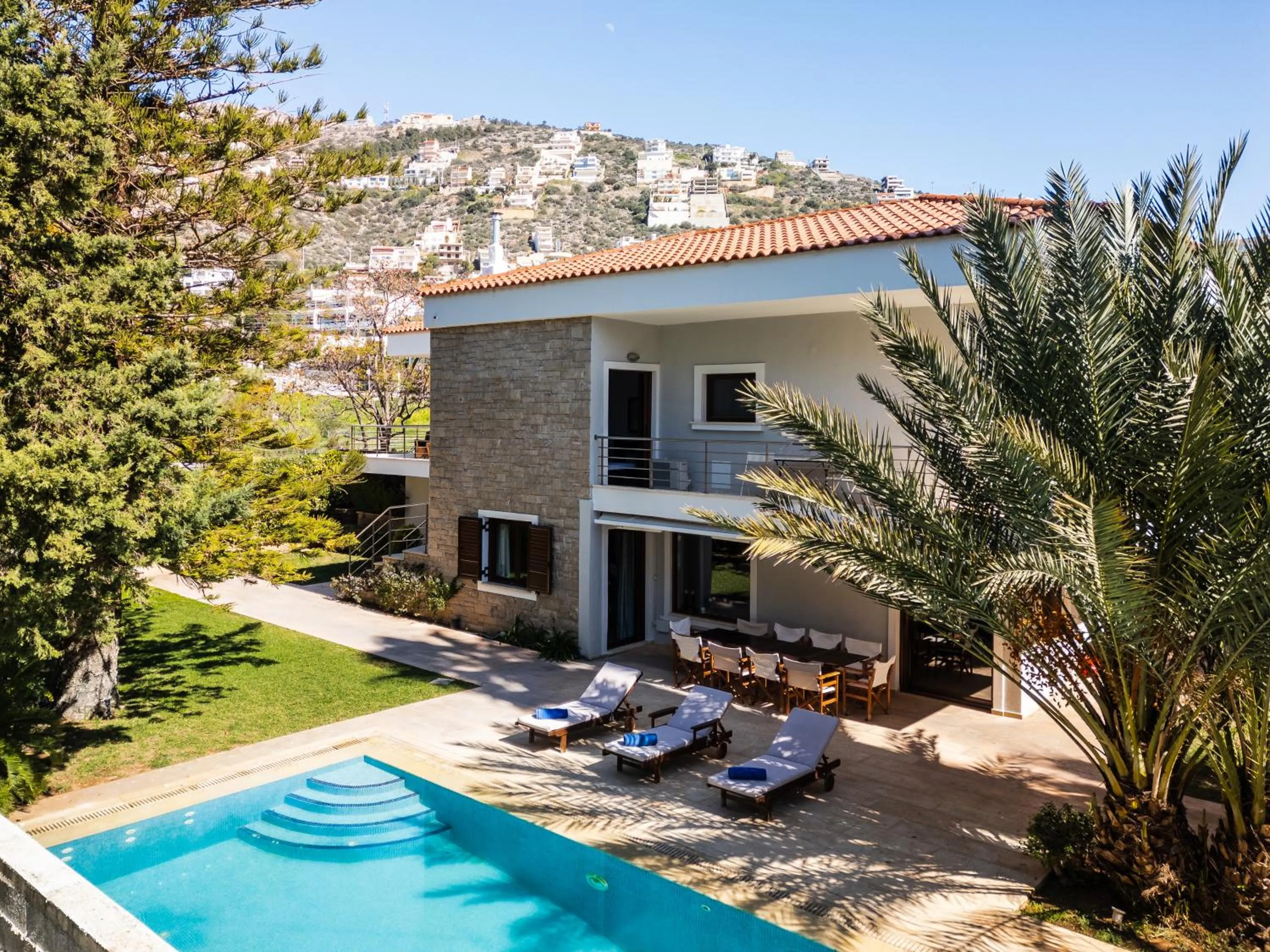 Villa Saronida