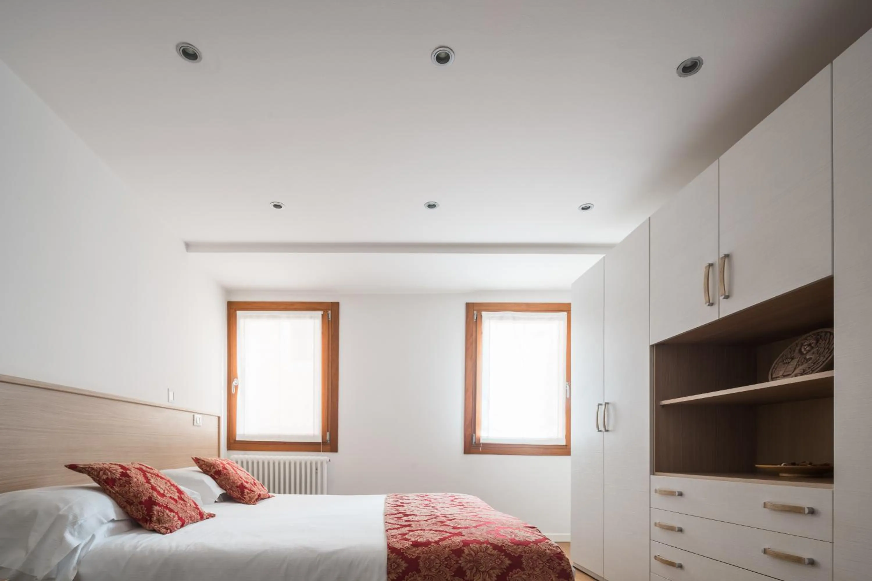 Bedroom, Bed in Goodwind Venice Apartments