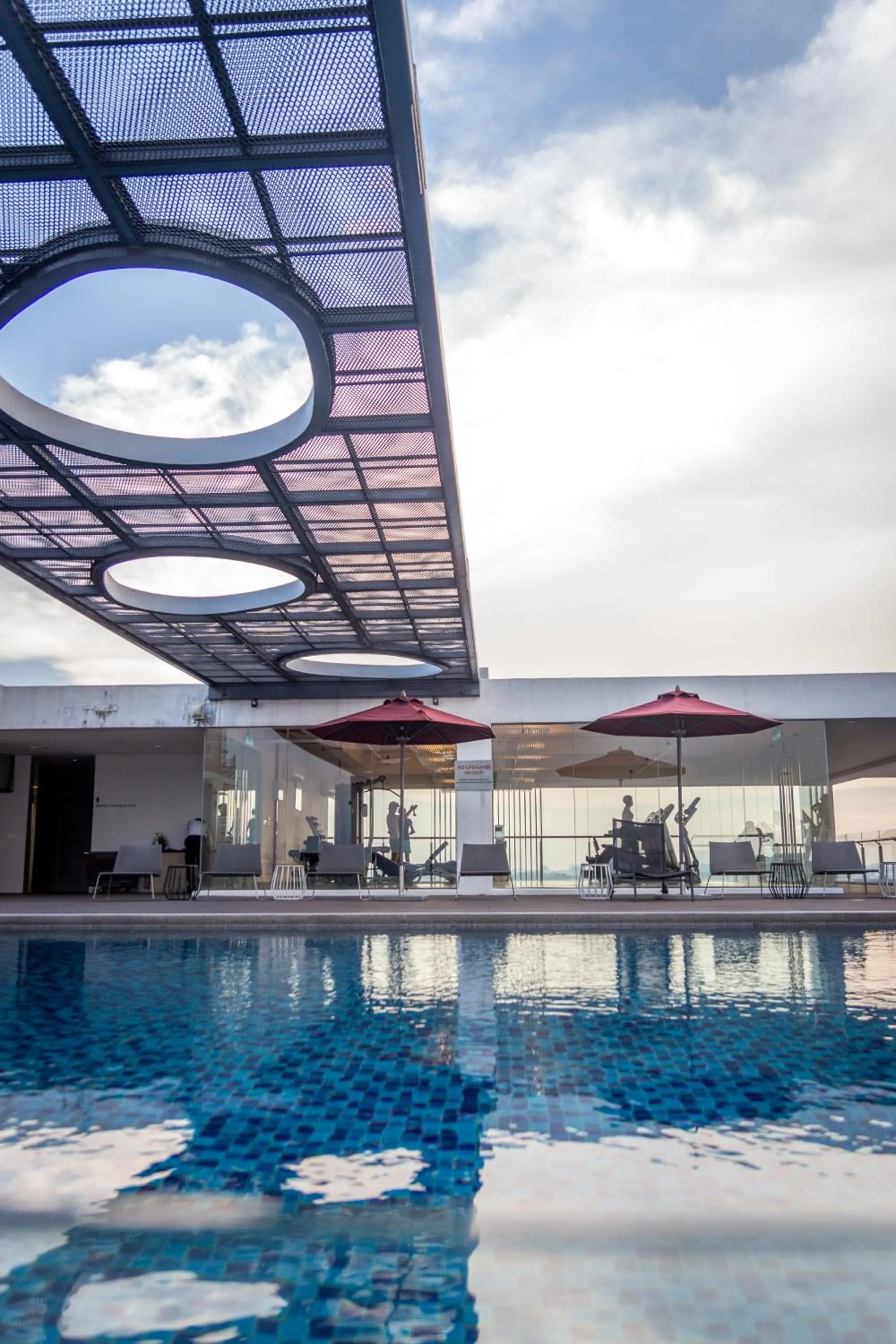 Swimming pool in D'Majestic Place by Widebed