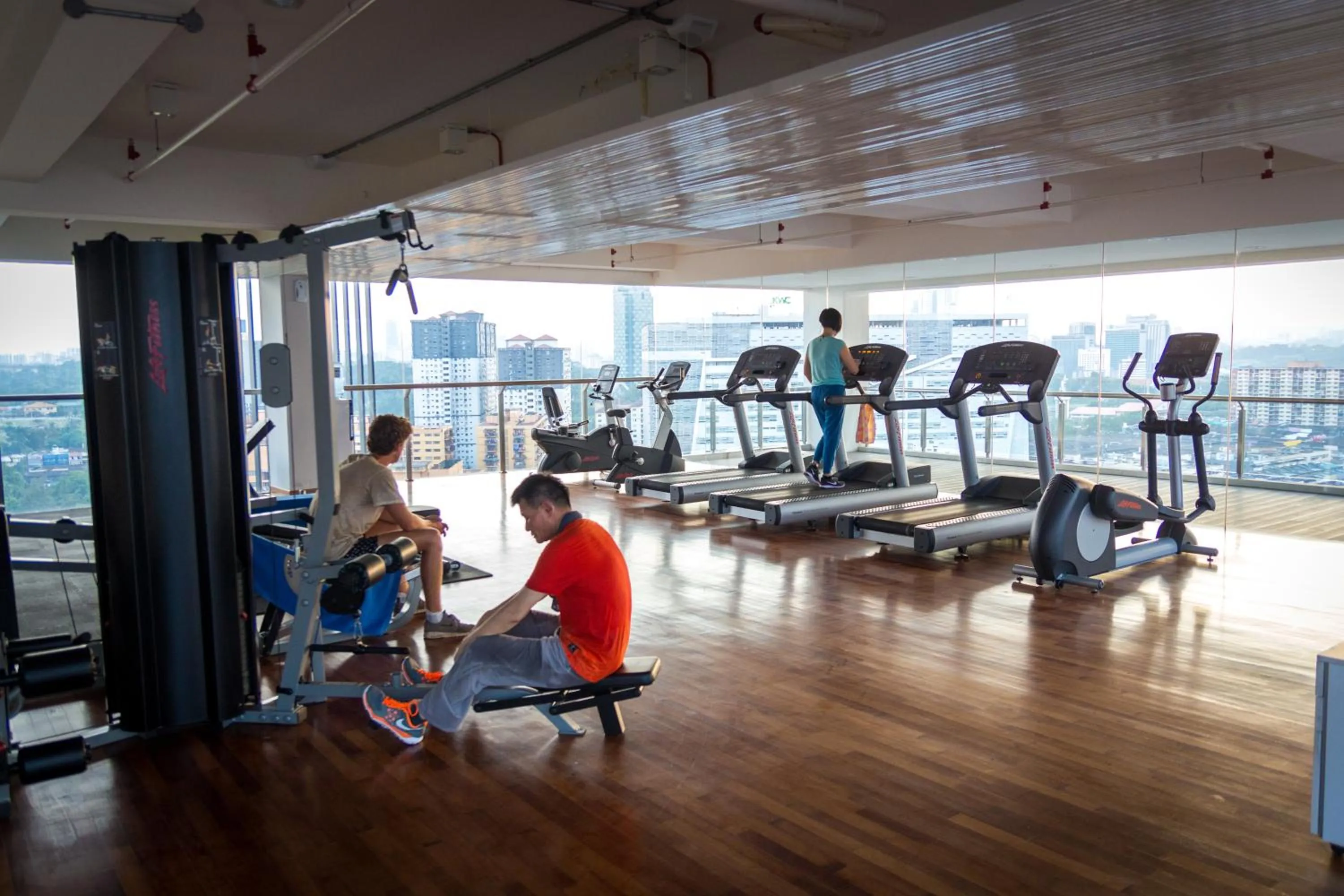 Fitness centre/facilities in D'Majestic Place by Widebed