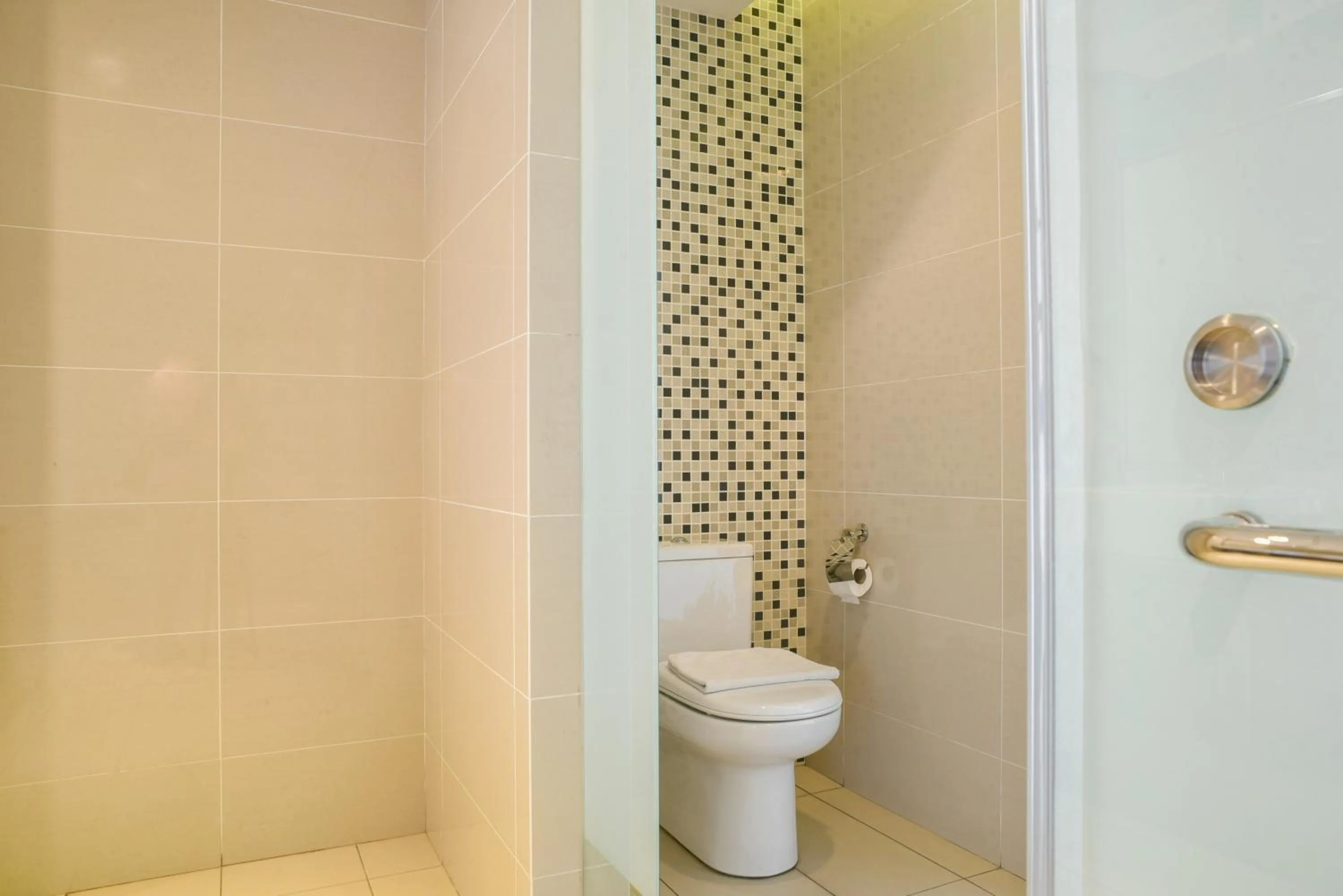 D'Majestic Place by Widebed