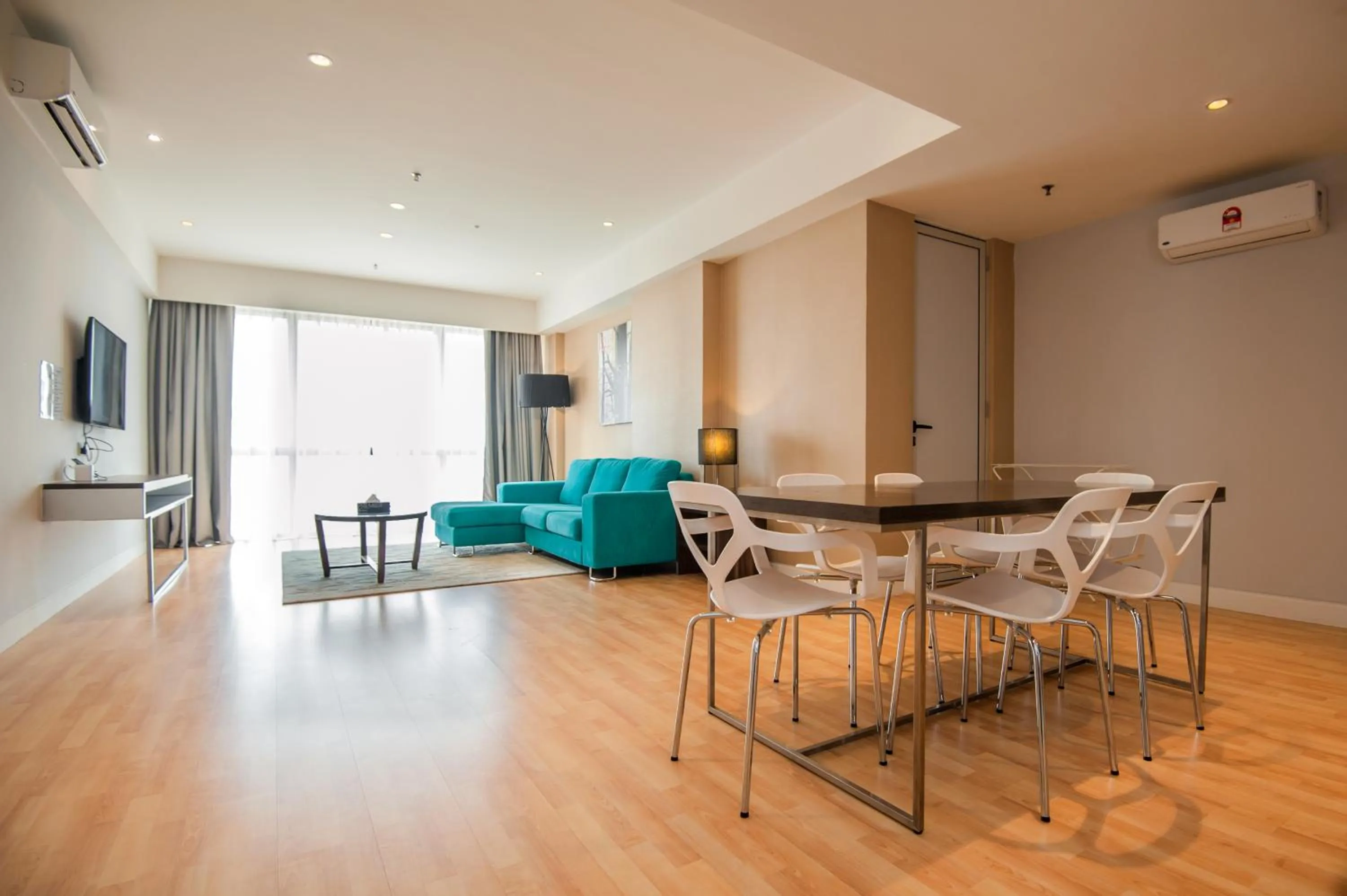 D'Majestic Place by Widebed