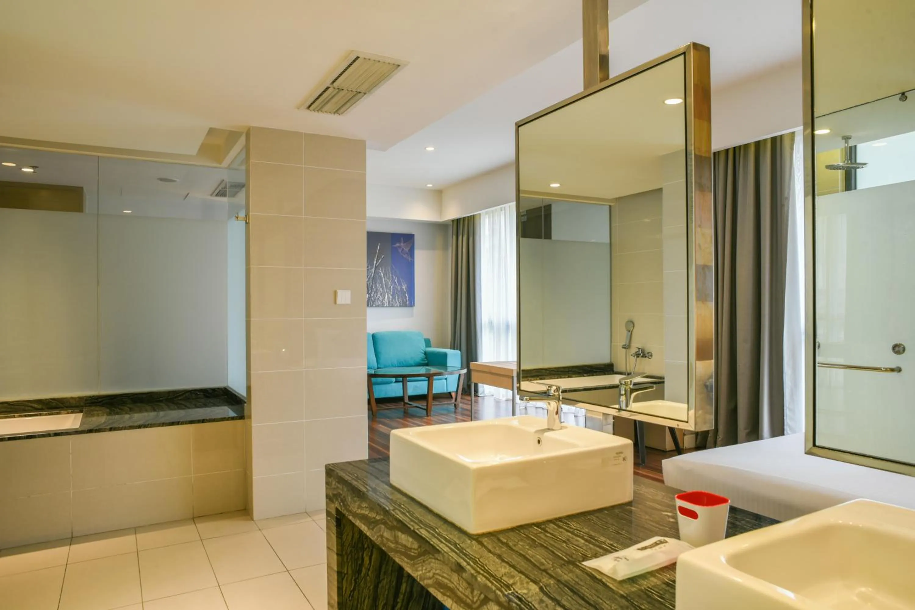 D'Majestic Place by Widebed