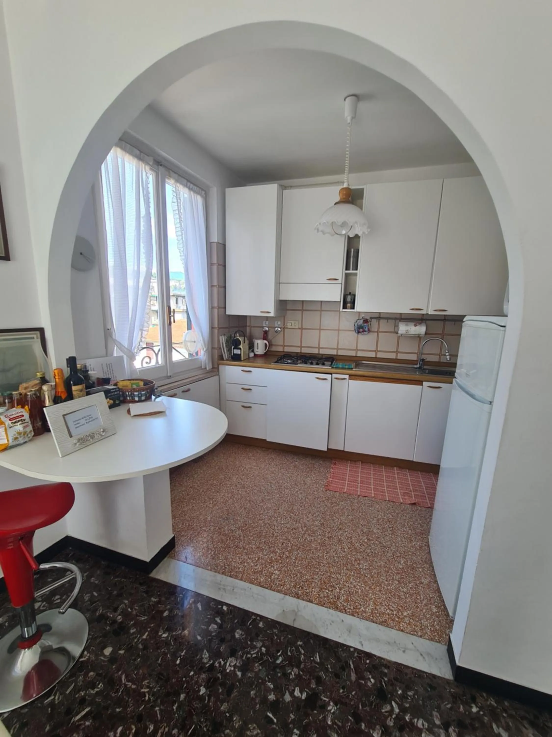 Kitchen or kitchenette in Turchino Apartment & Terrazza della Luisa by PortofinoVacanze