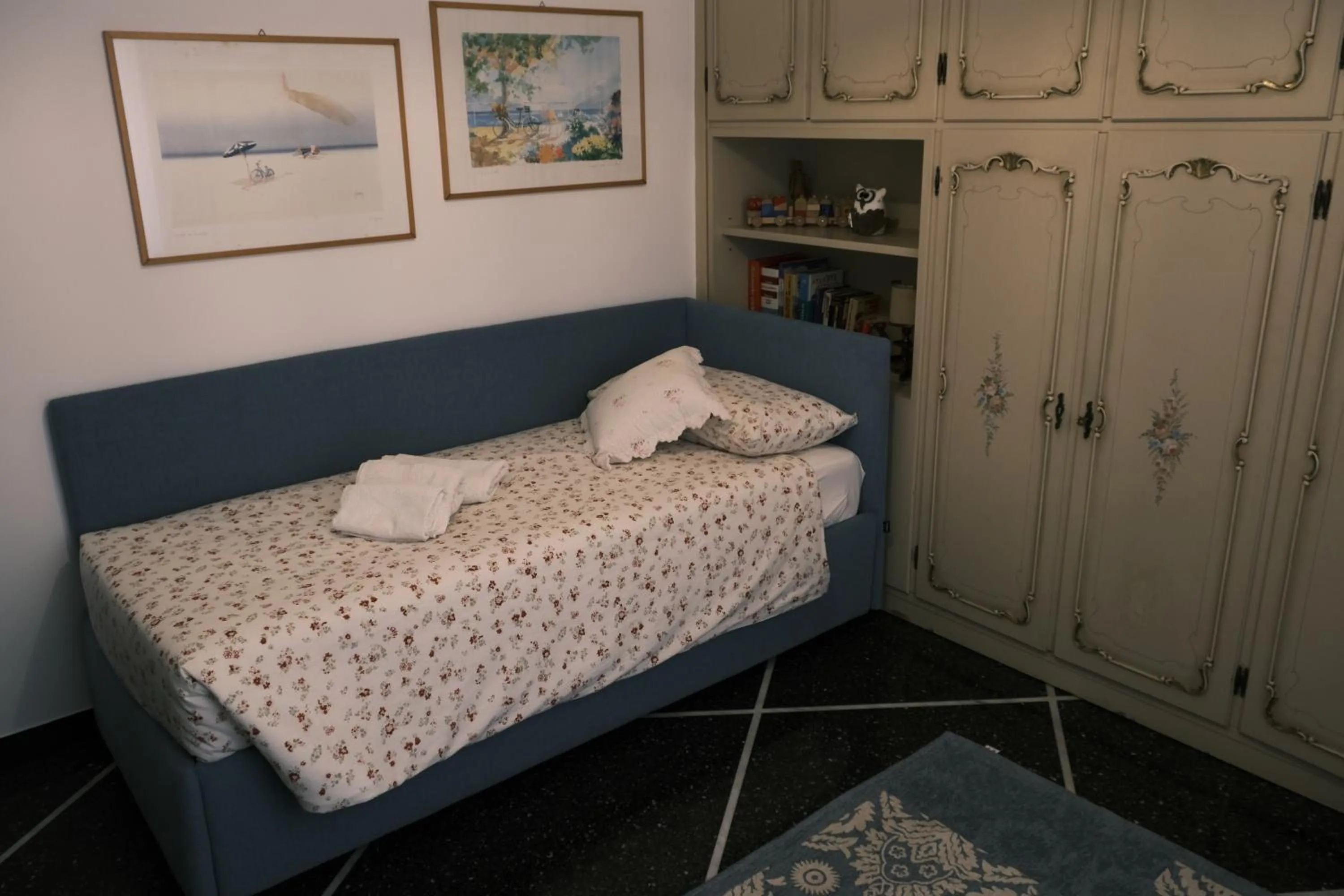 Bed in Turchino Apartment & Terrazza della Luisa by PortofinoVacanze