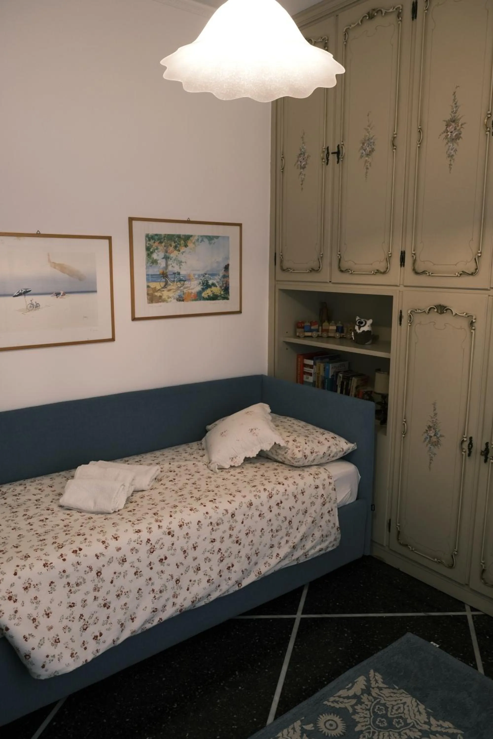 Bed in Turchino Apartment & Terrazza della Luisa by PortofinoVacanze