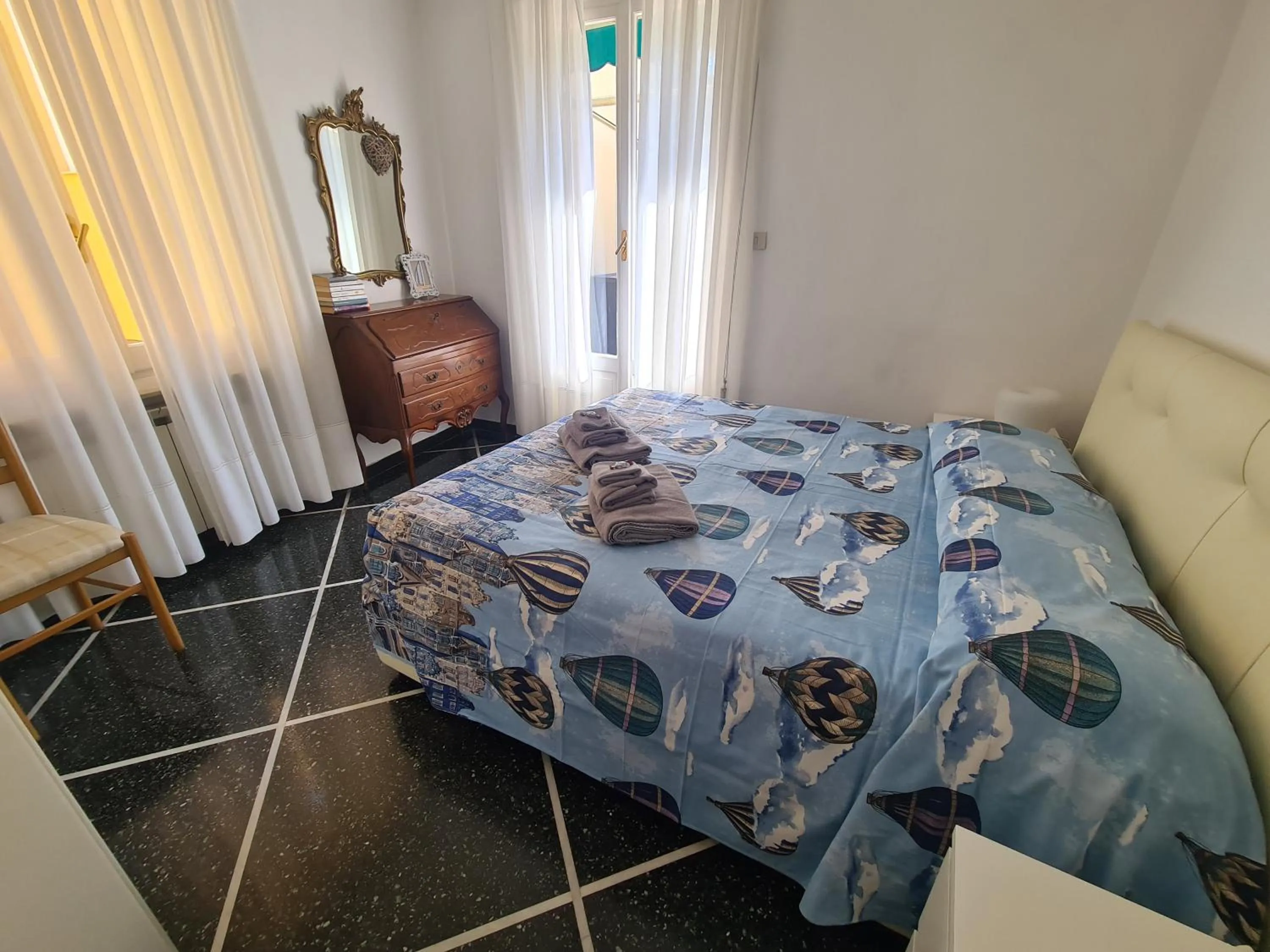 Bed in Turchino Apartment & Terrazza della Luisa by PortofinoVacanze