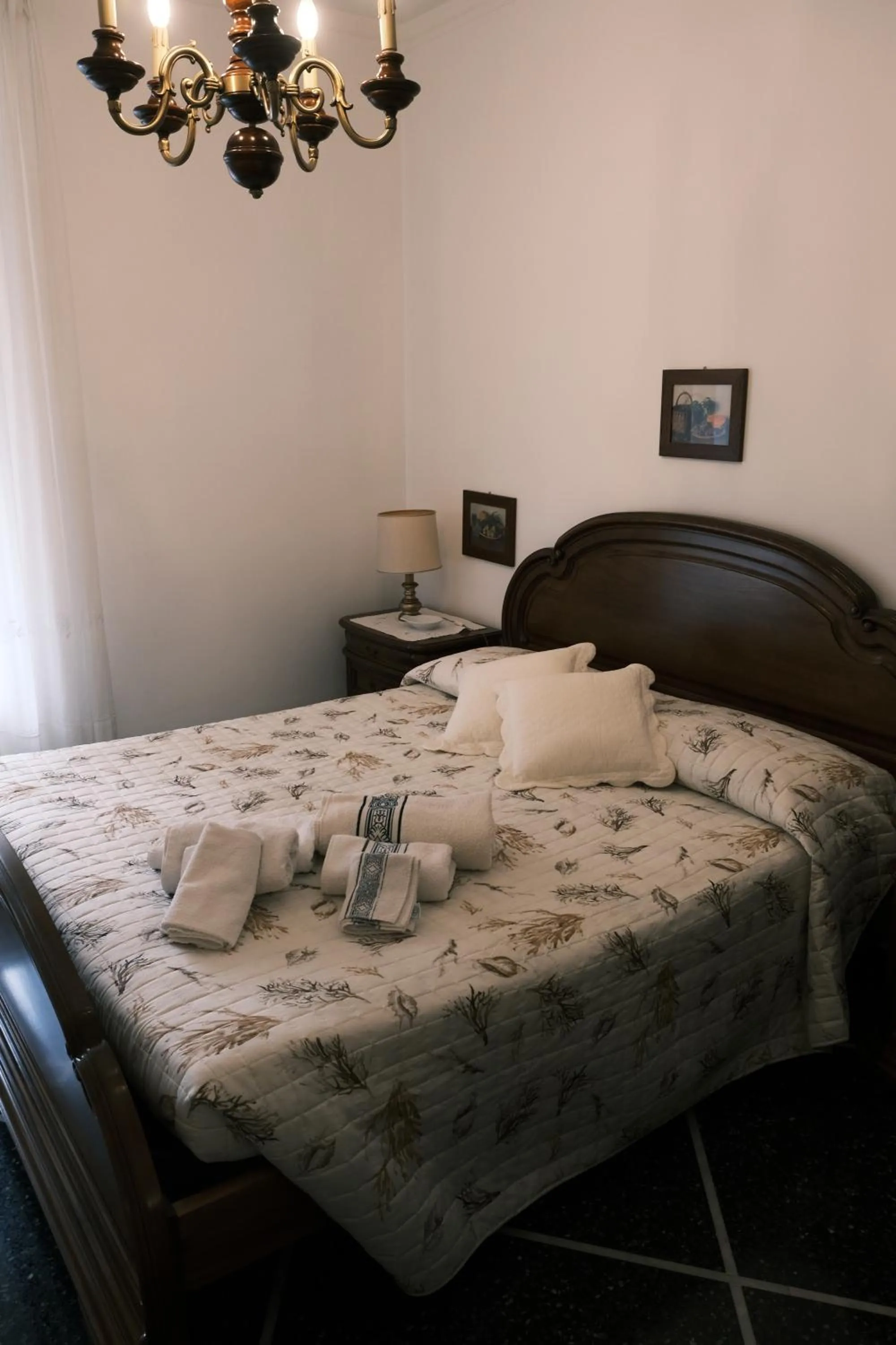 Bed in Turchino Apartment & Terrazza della Luisa by PortofinoVacanze