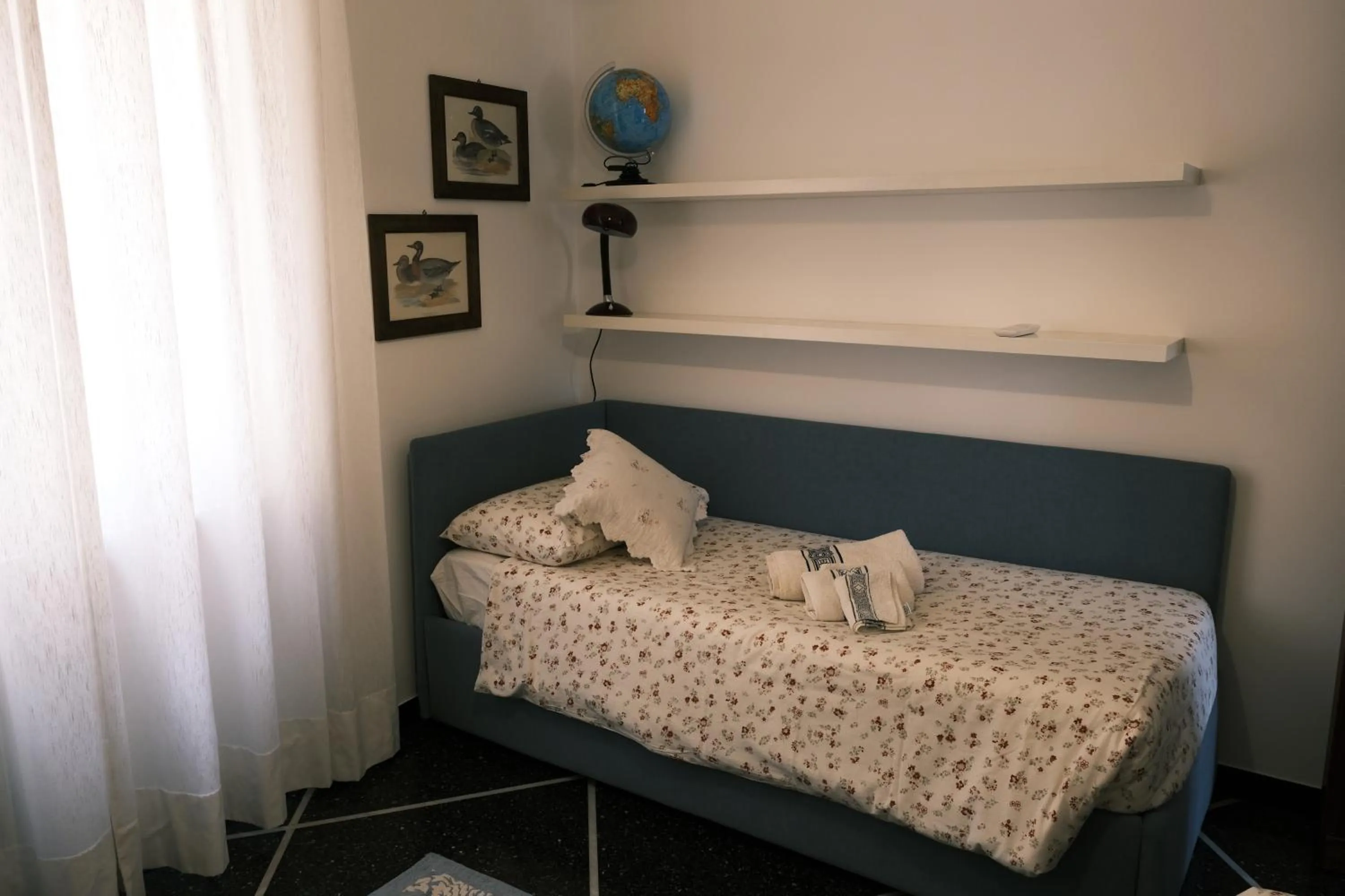 Bed in Turchino Apartment & Terrazza della Luisa by PortofinoVacanze