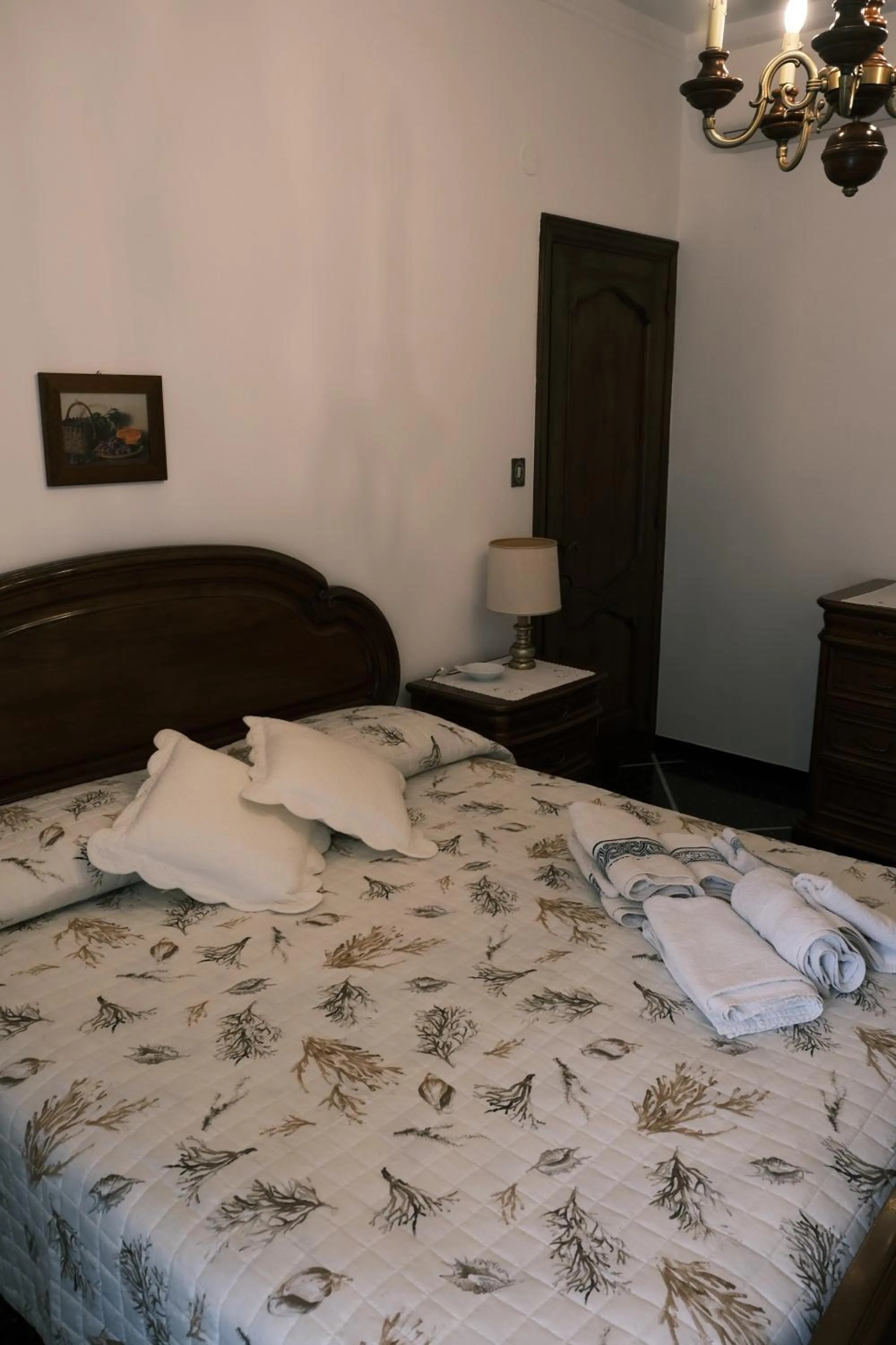 Bed in Turchino Apartment & Terrazza della Luisa by PortofinoVacanze