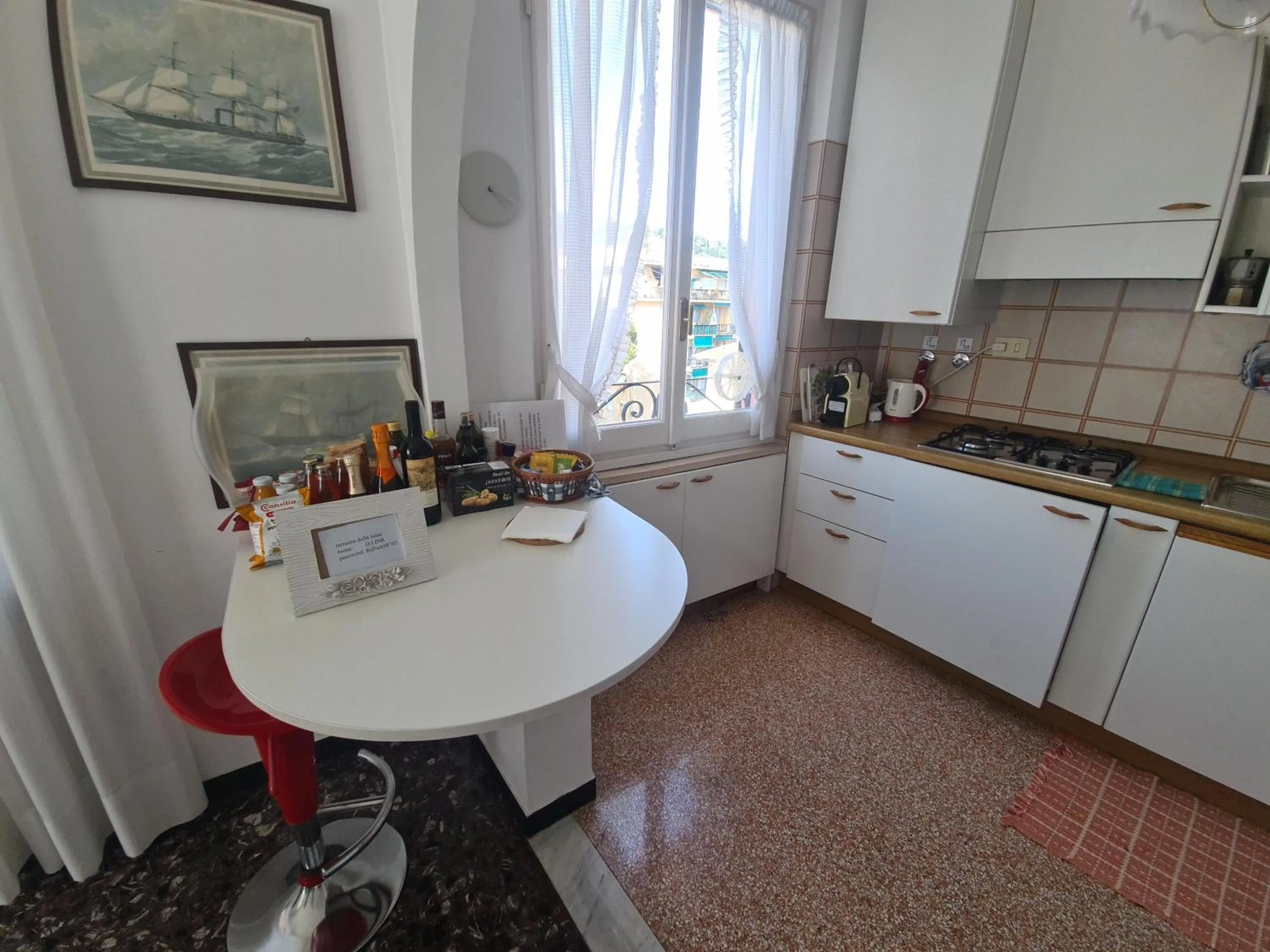 Kitchen or kitchenette in Turchino Apartment & Terrazza della Luisa by PortofinoVacanze