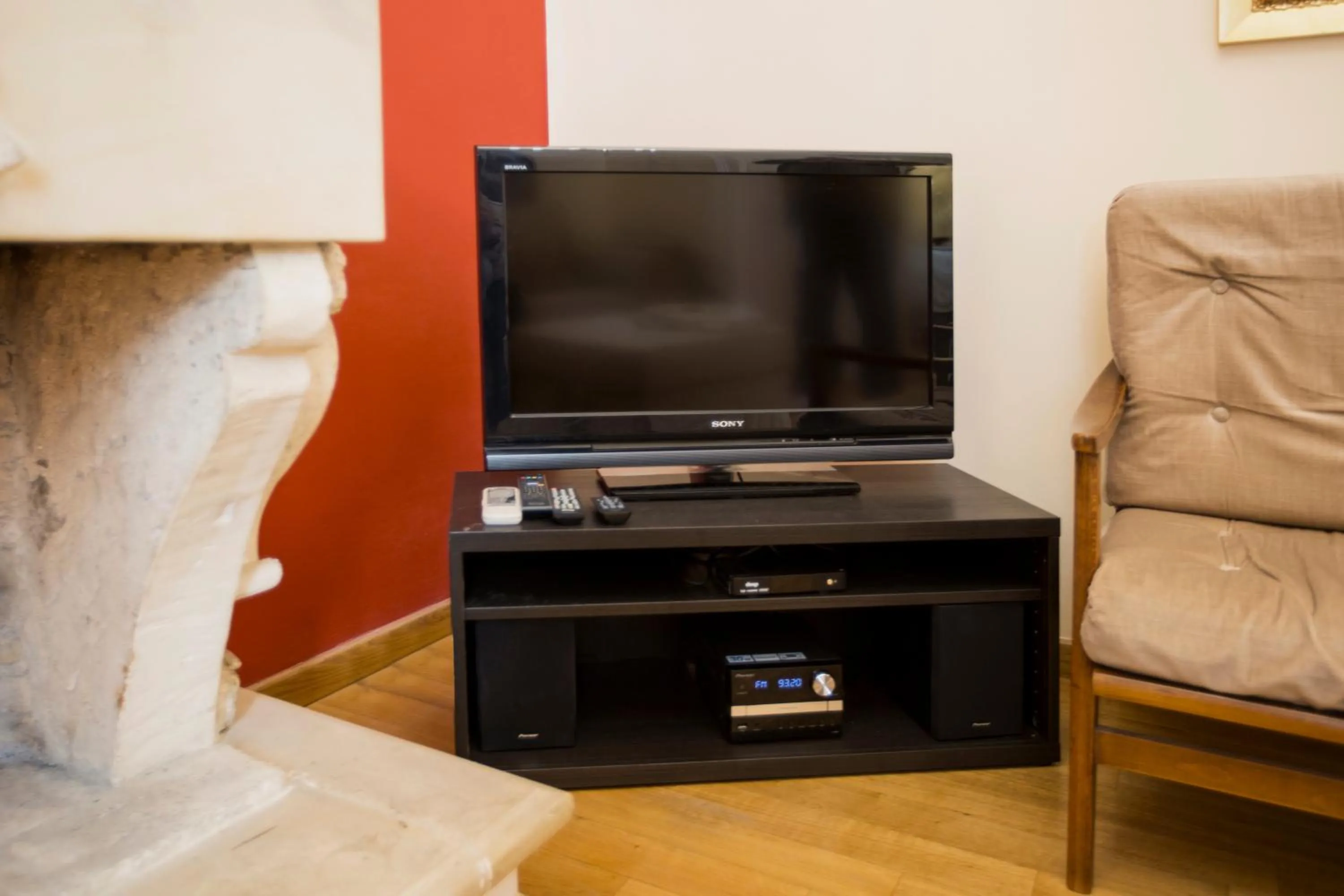 TV and multimedia in Acropolis Neoclassical Mansion by YHA