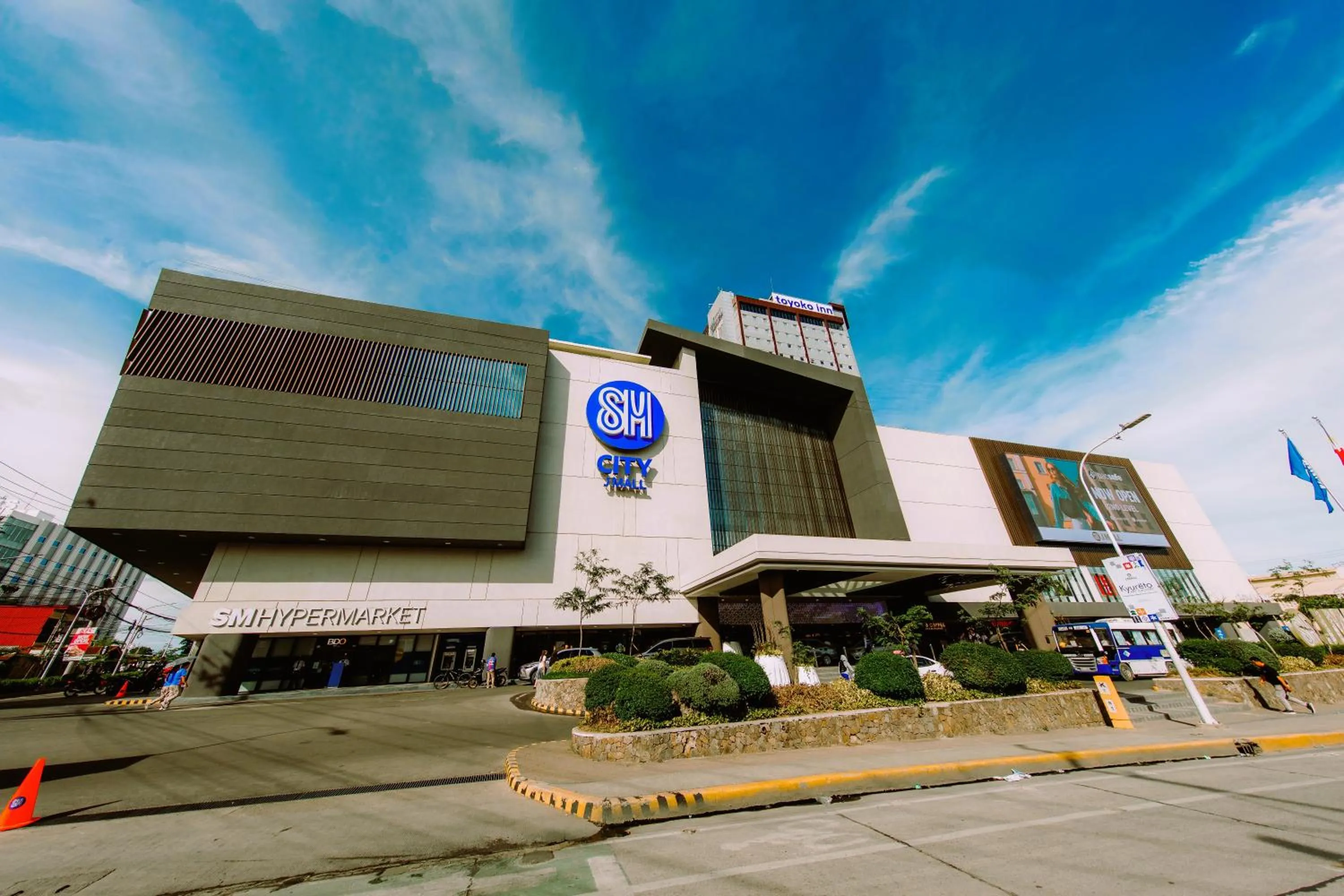 Supermarket/grocery shop in Toyoko Inn Cebu