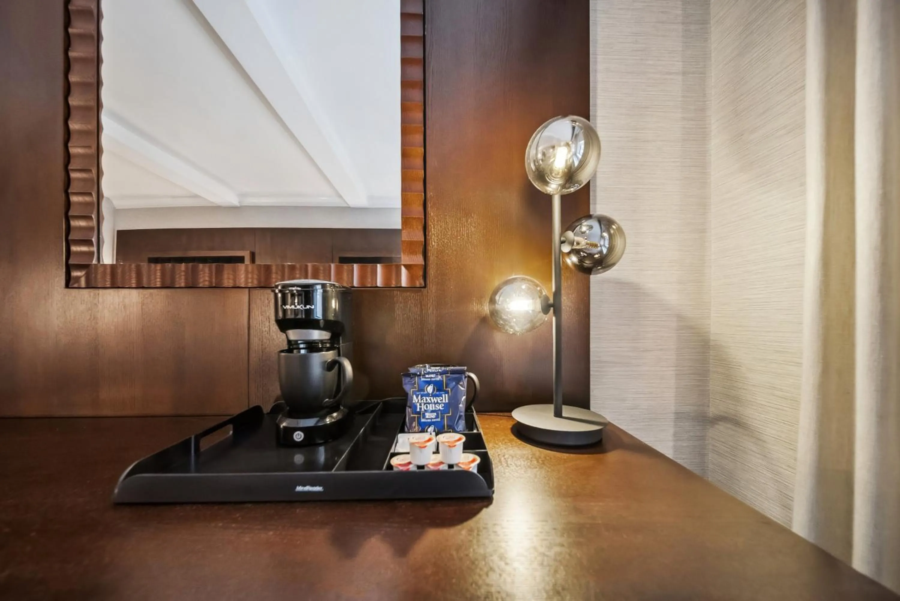 Coffee/tea facilities in Tuscany by LuxUrban