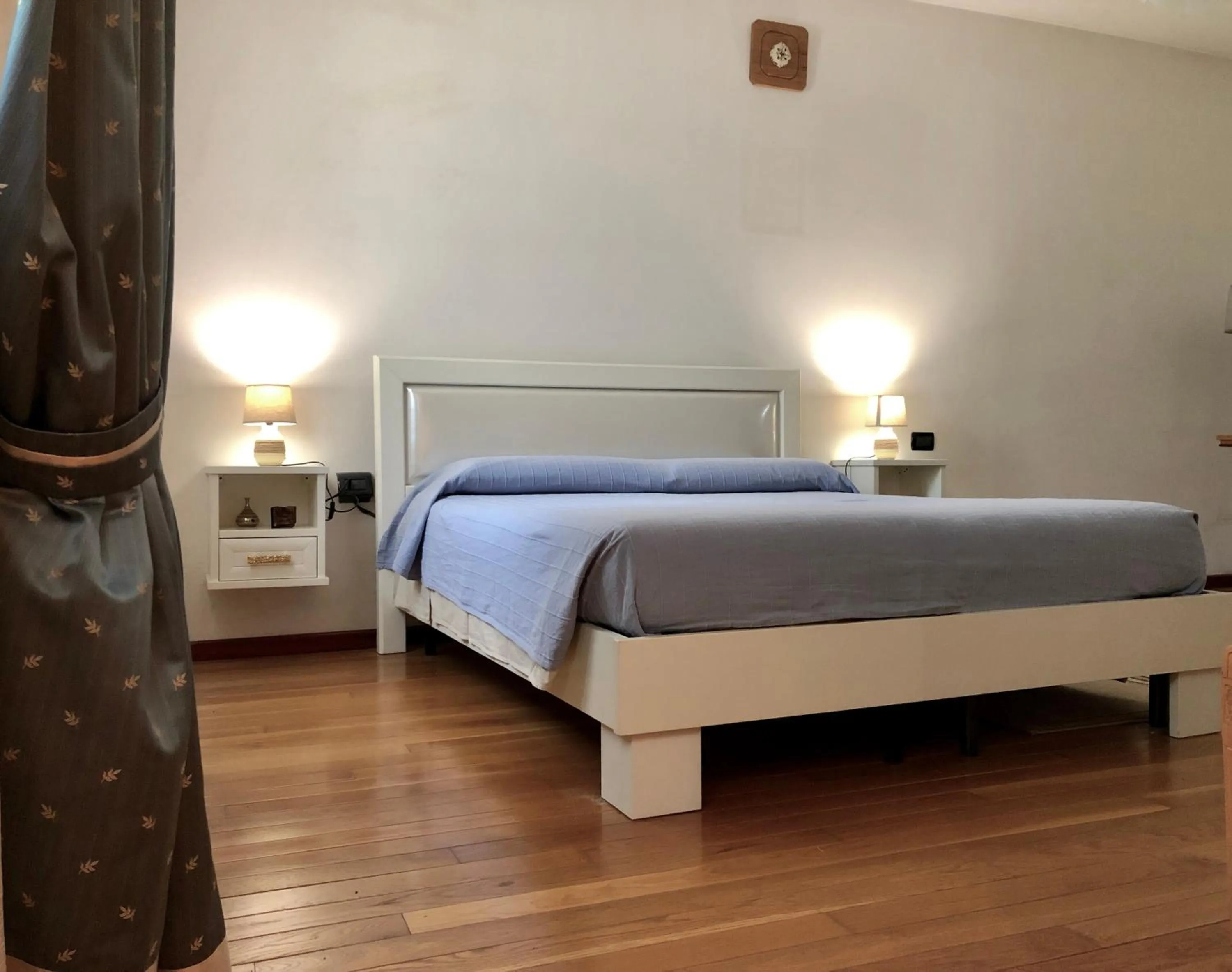 Photo of the whole room, Bed in Villamoreno