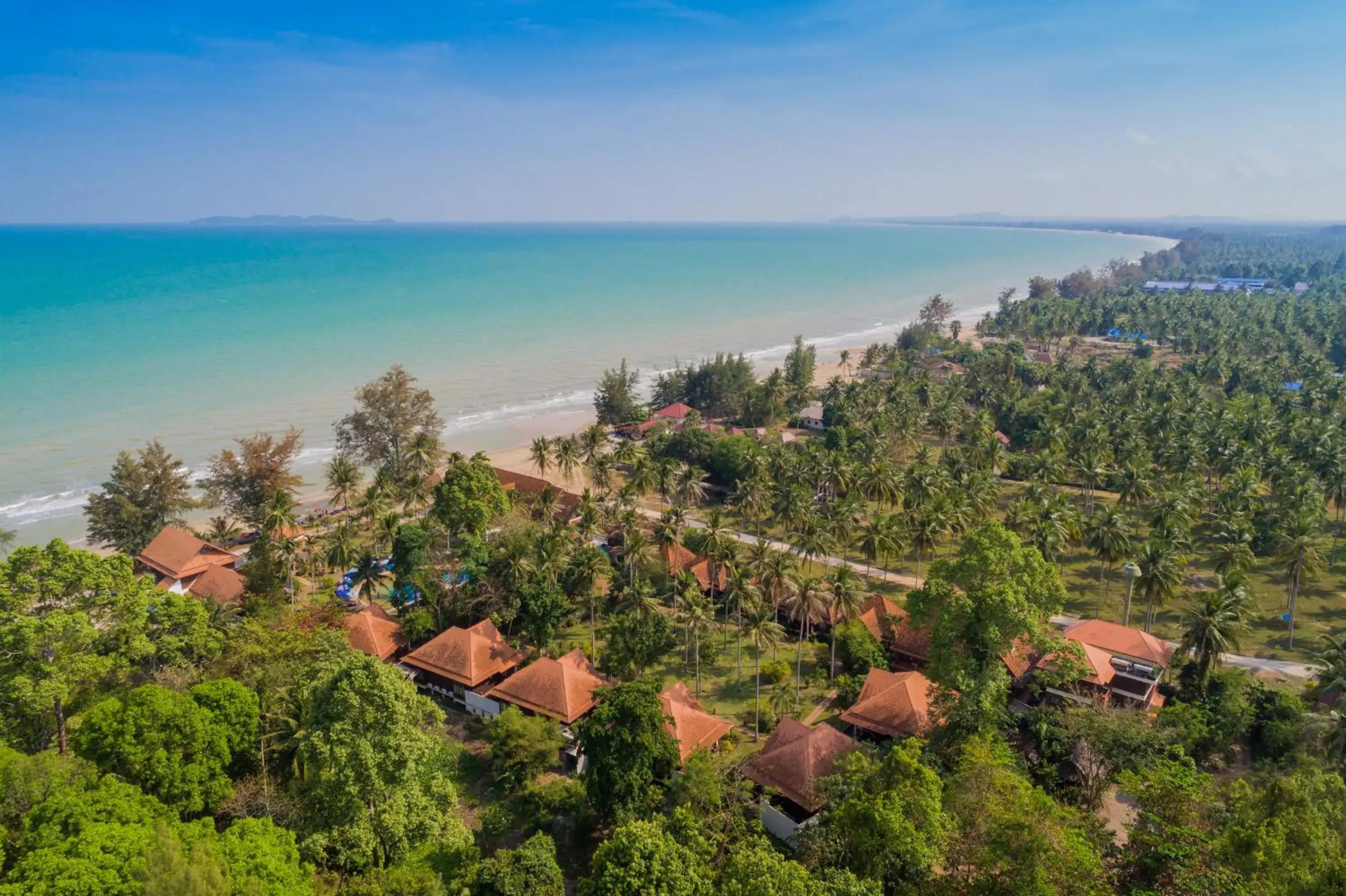 Property building in Coral Hotel Bangsaphan Property building in Coral Hotel Bangsaphan