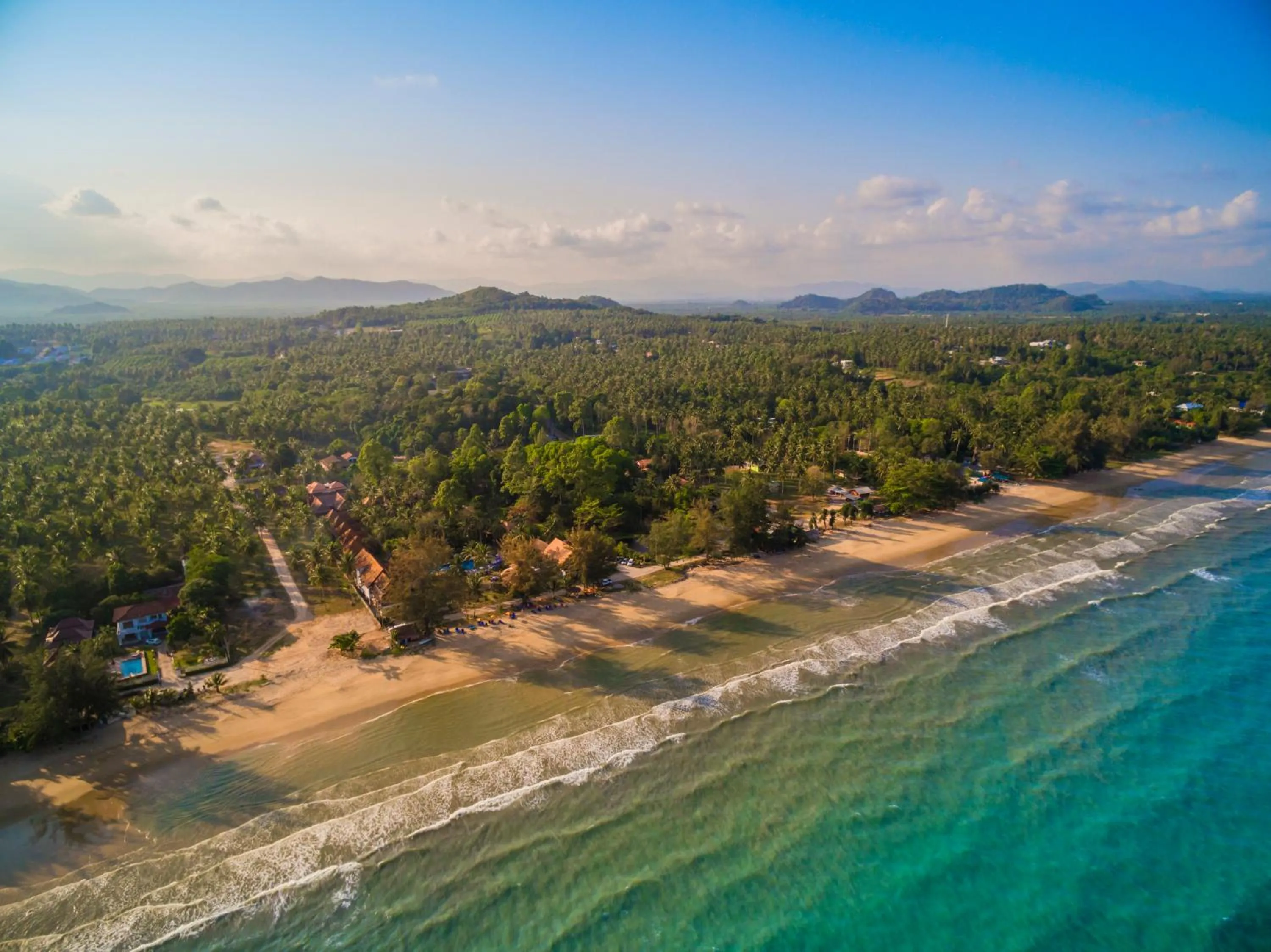 Beach in Coral Hotel Bangsaphan