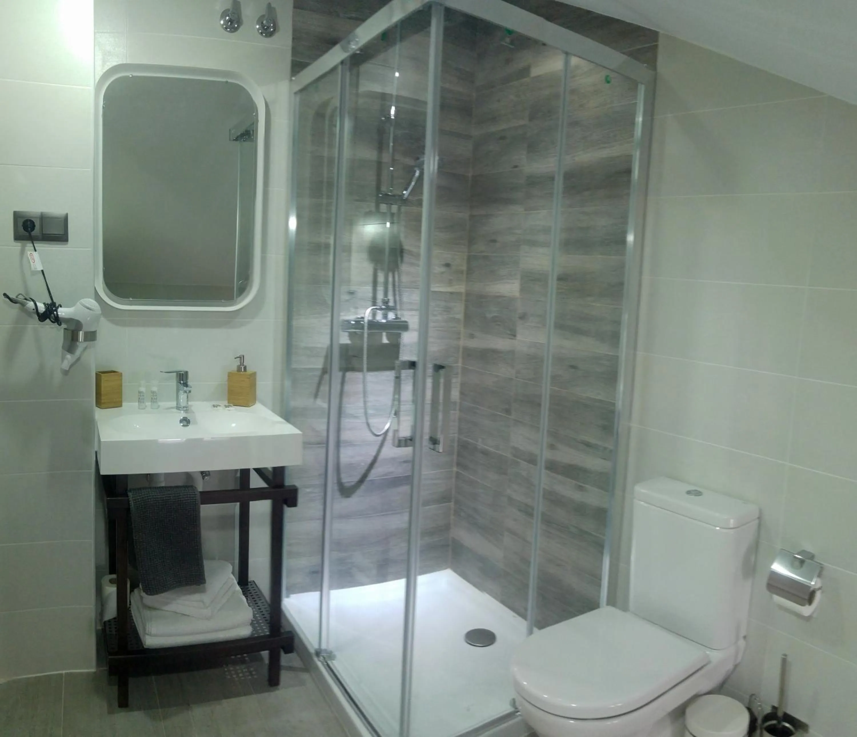 Bathroom in The Lights City Rooms