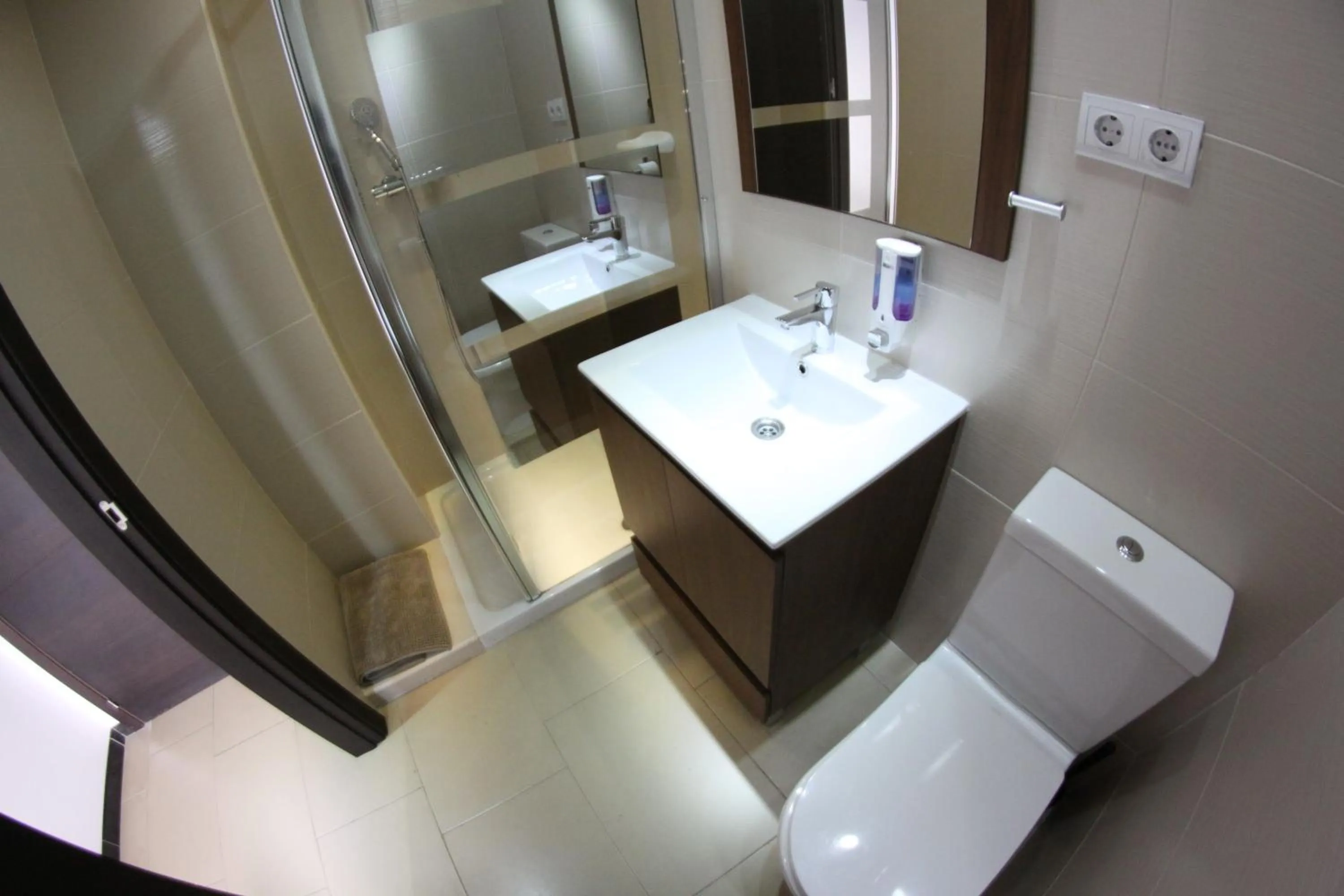 Bathroom in The Lights City Rooms