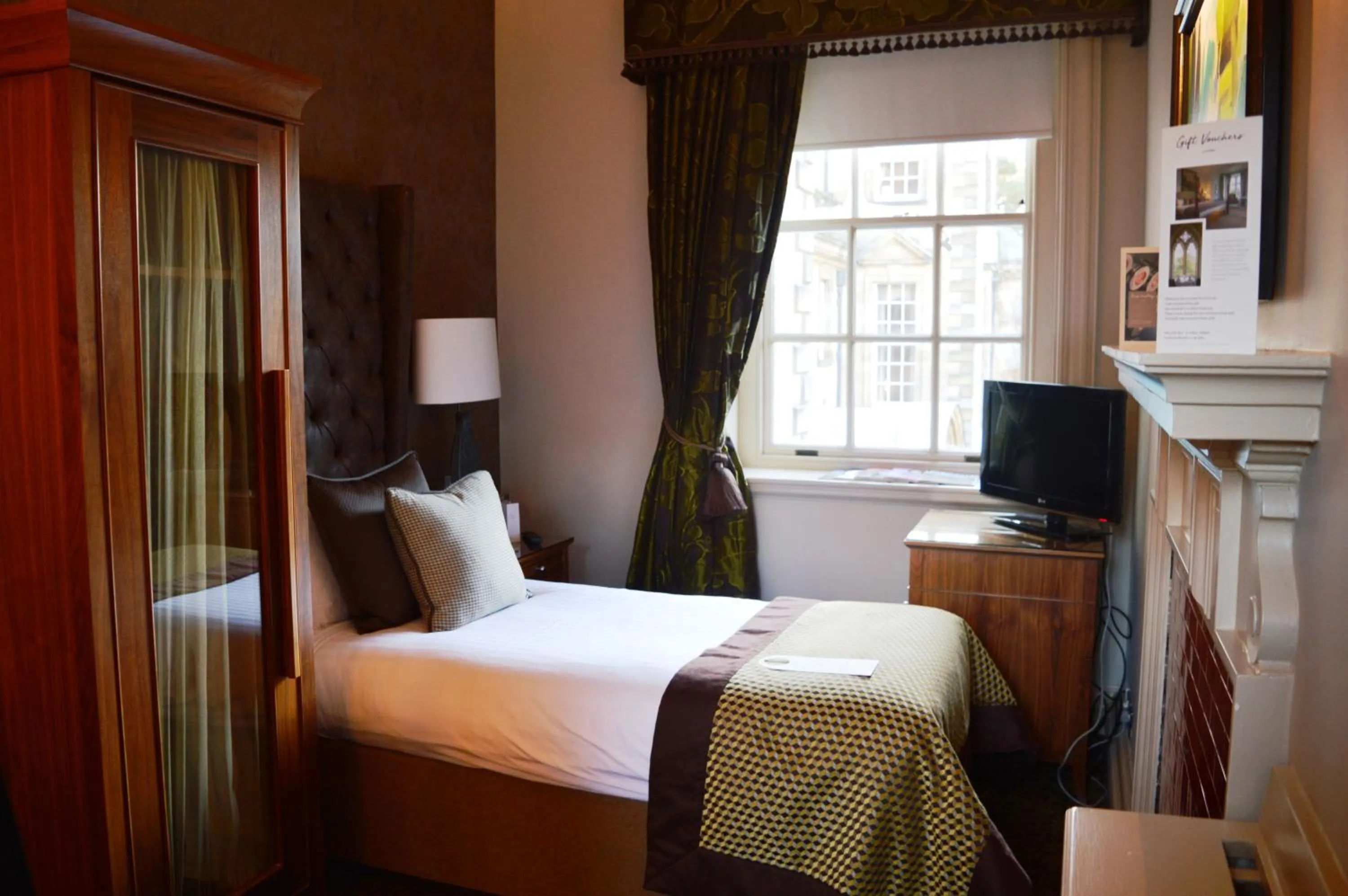 Bed in Crathorne Hall