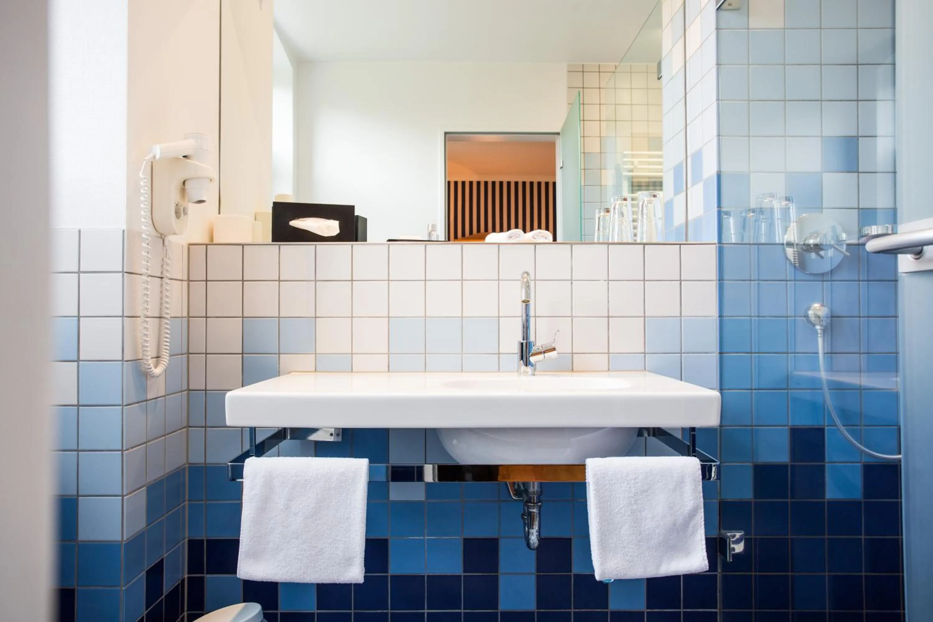 Bathroom in Gasthaus Luthemuhle