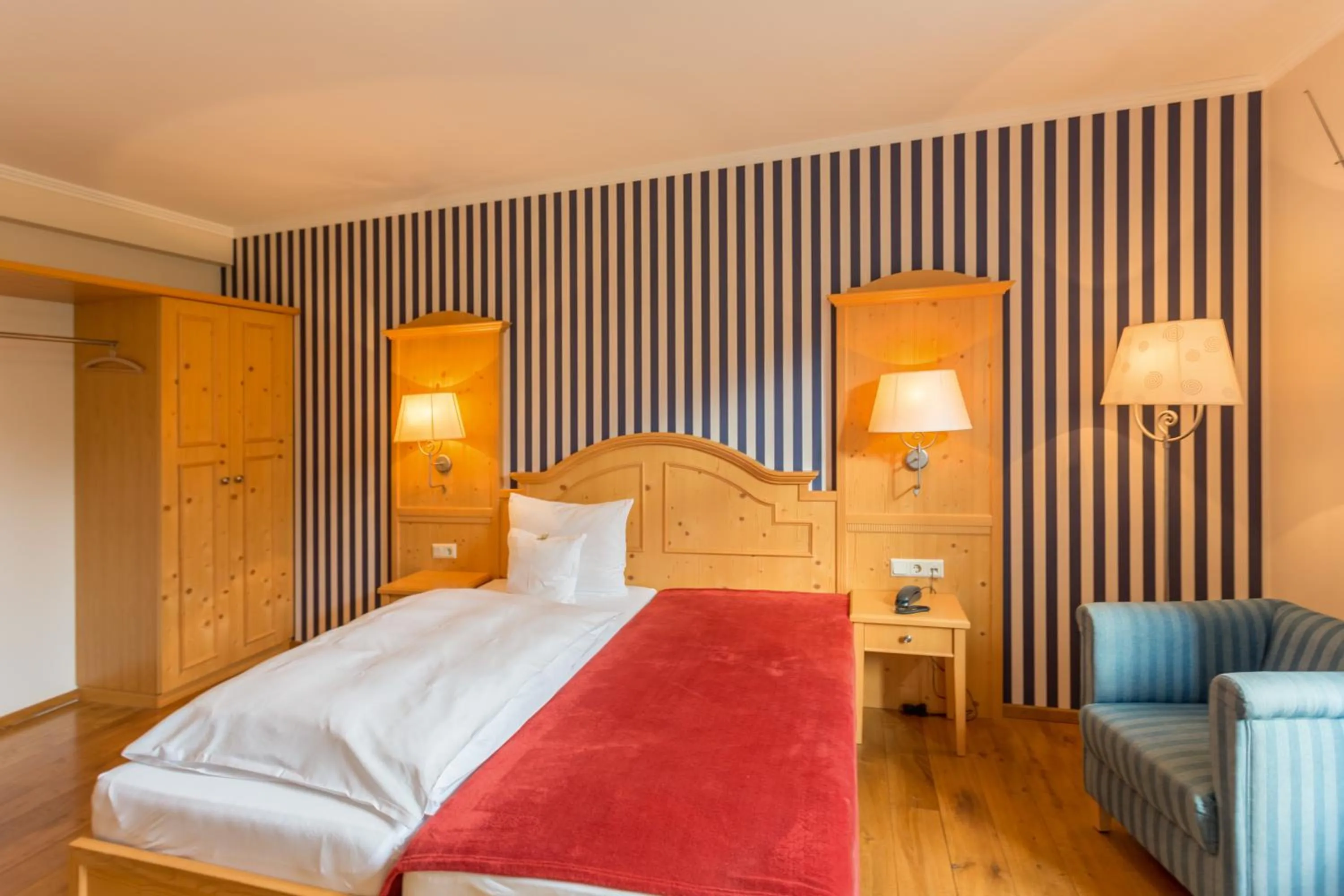 Photo of the whole room, Bed in Gasthaus Luthemuhle