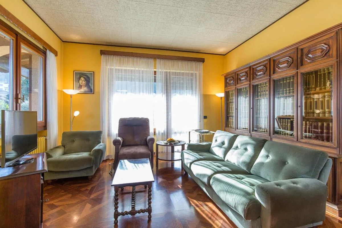 Seating area in Villa Caterina by Impero House