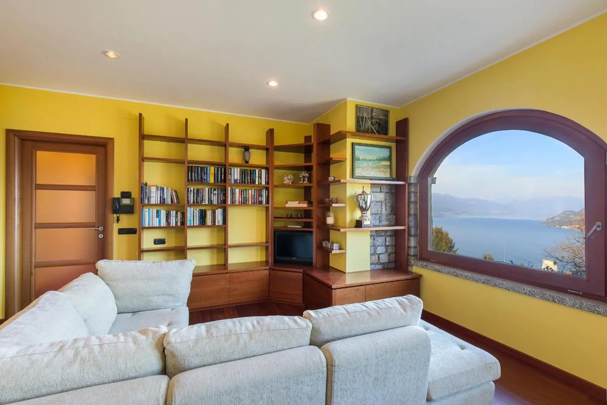 Living room in Villa Caterina by Impero House