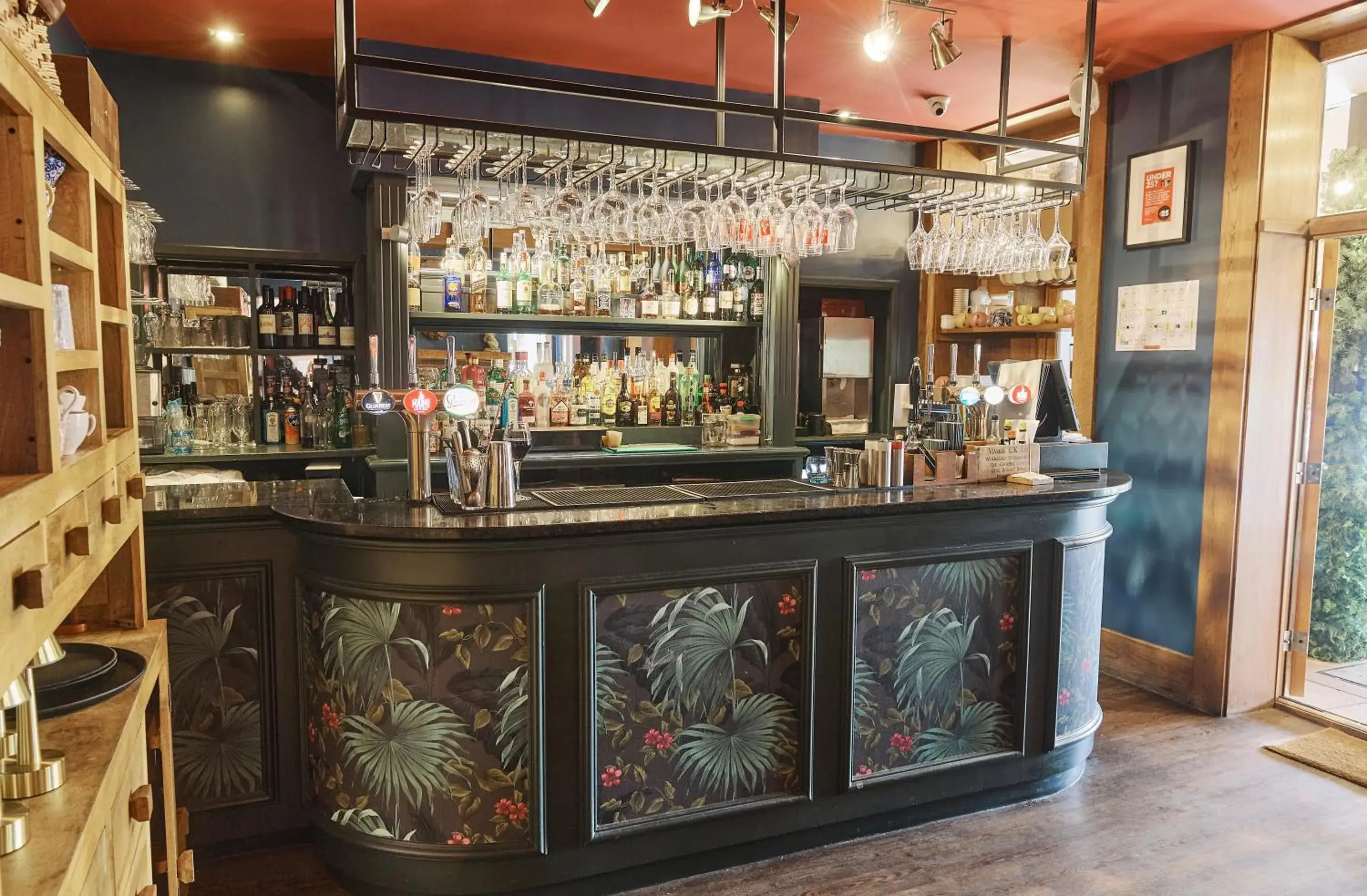 Restaurant/places to eat in Balmer Lawn Restaurant/places to eat in Balmer Lawn