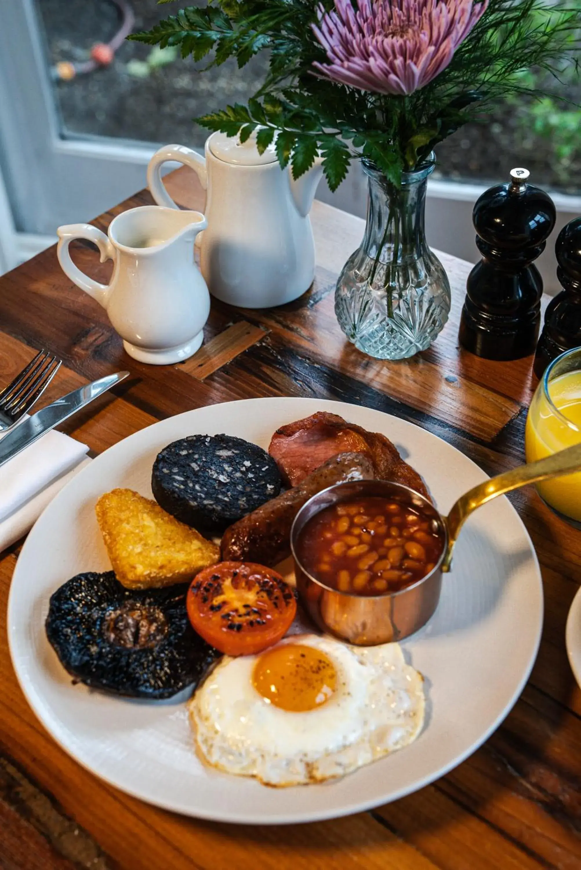 Breakfast in Balmer Lawn Breakfast in Balmer Lawn