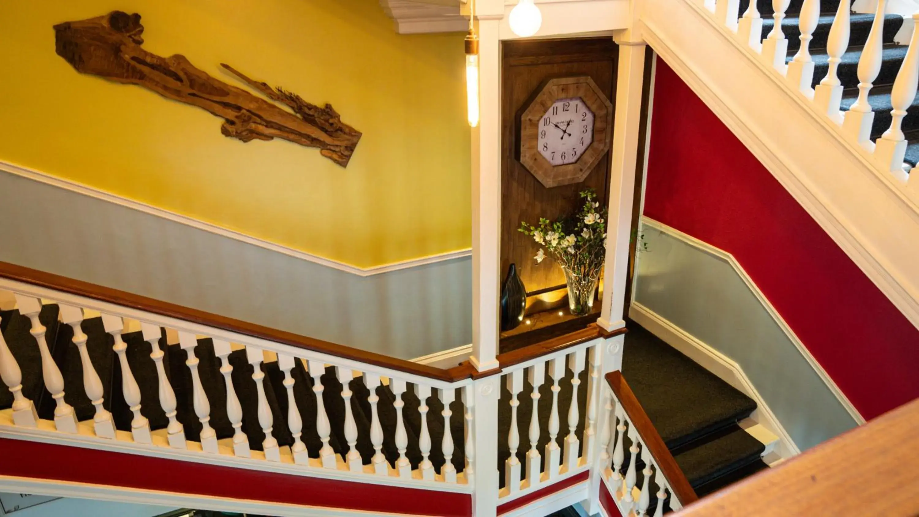 Property building in Balmer Lawn Property building in Balmer Lawn