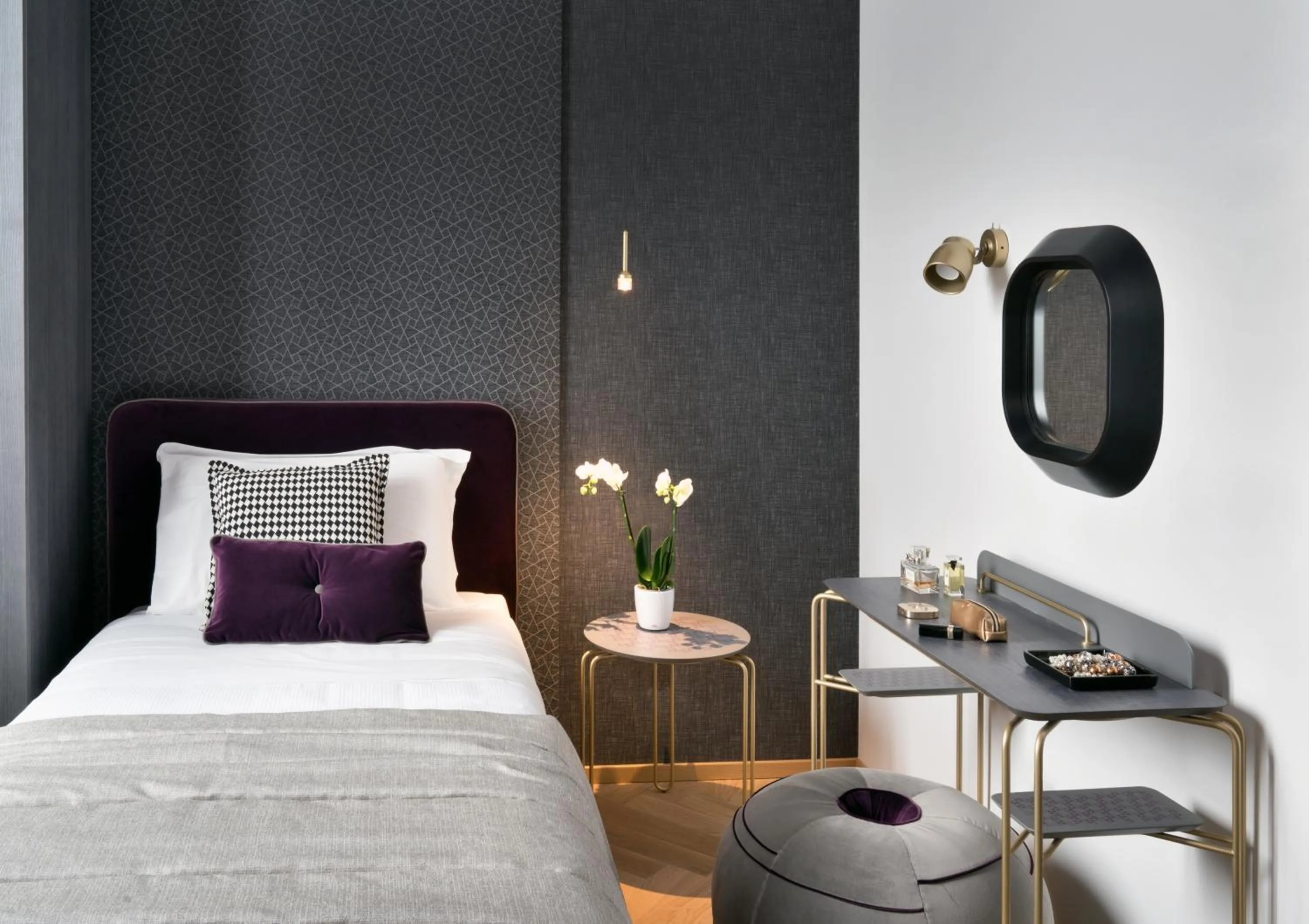 Photo of the whole room, Bed in Conti Guest House