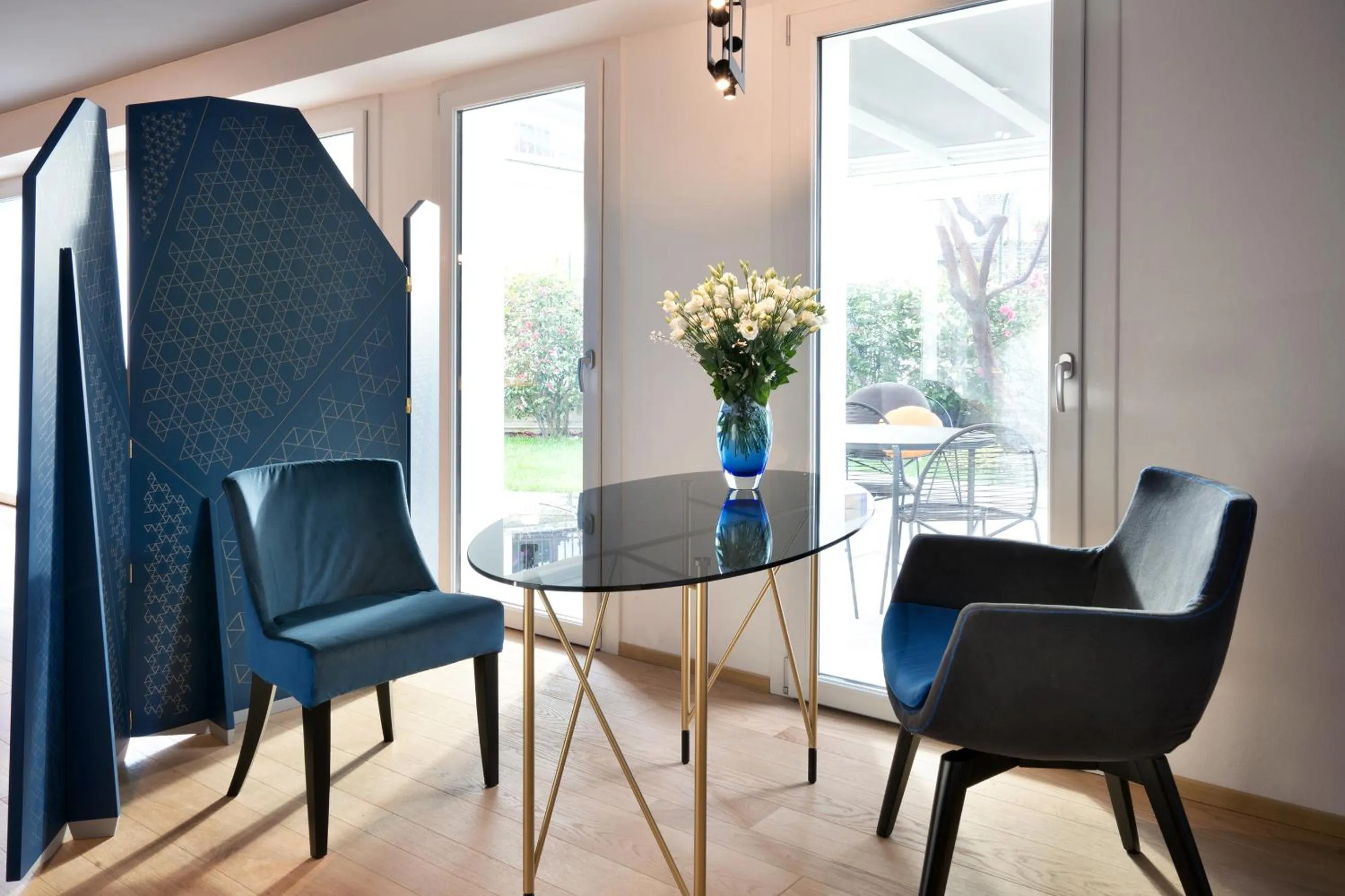 Communal lounge/ TV room in Conti Guest House