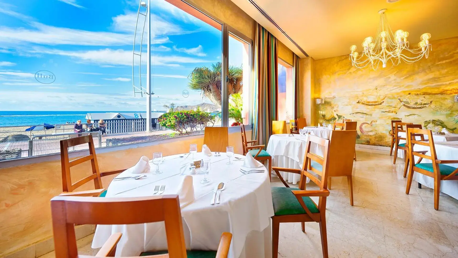 Restaurant/places to eat in Bull Reina Isabel & SPA Restaurant/places to eat in Bull Reina Isabel & SPA