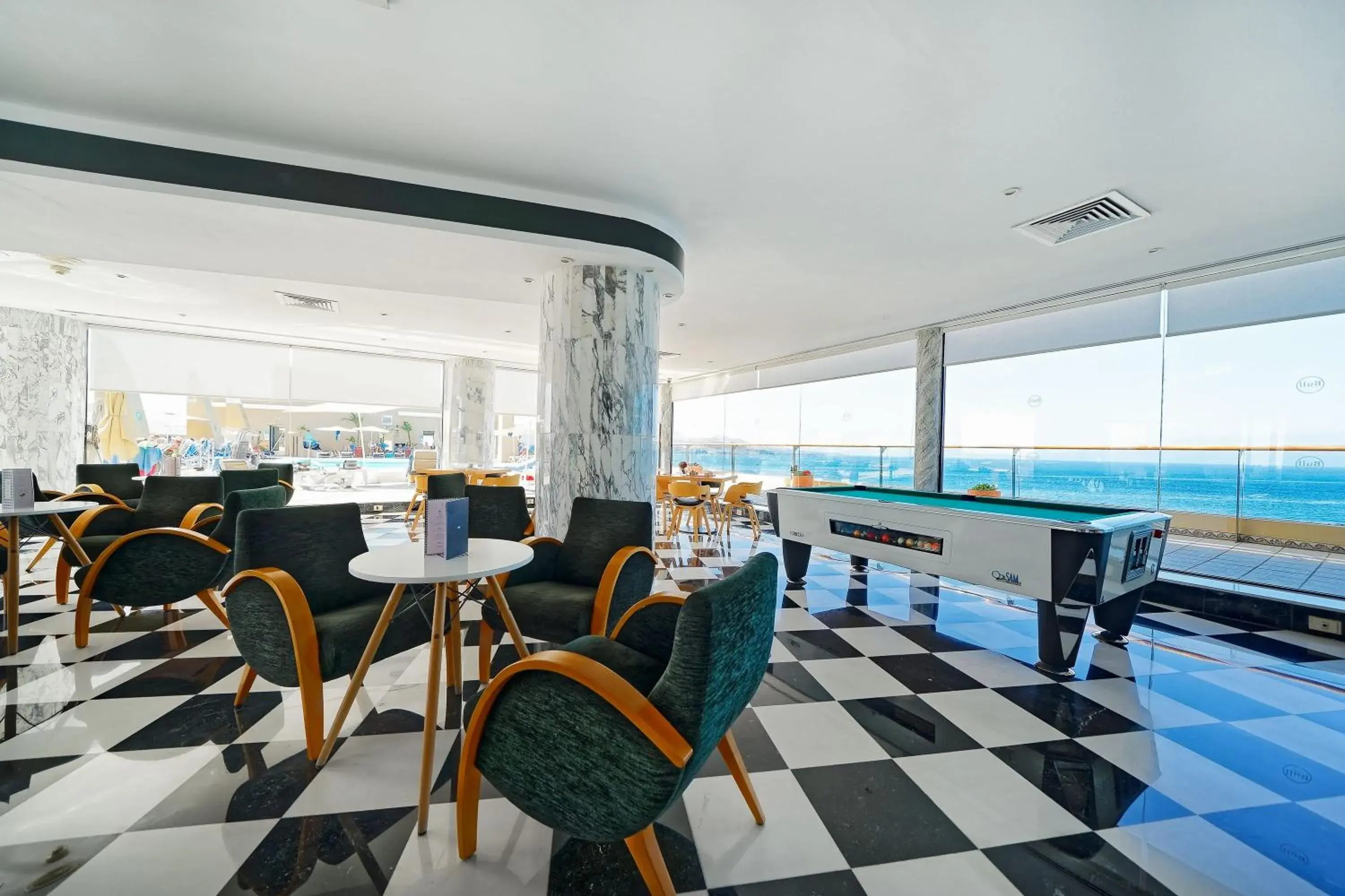 Lounge or bar in Bull Reina Isabel & SPA Lounge or bar in Bull Reina Isabel & SPA