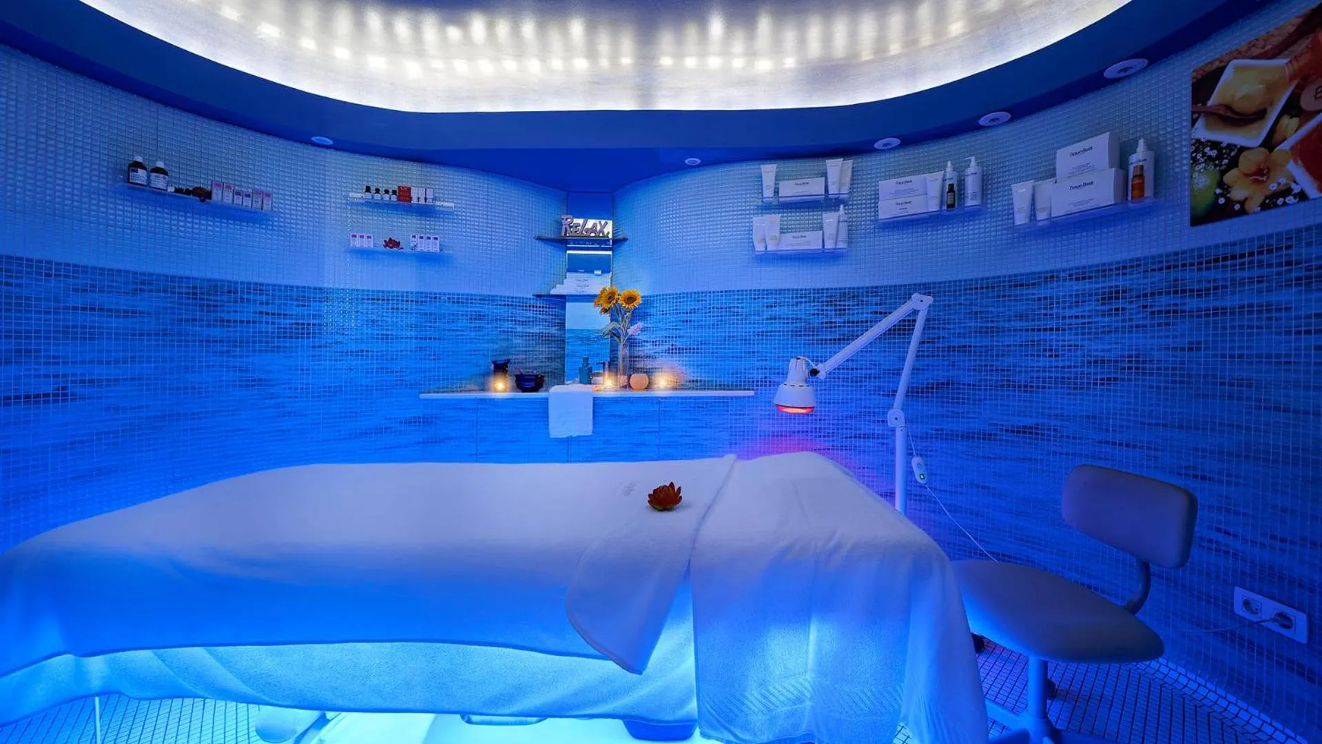 Massage in Bull Reina Isabel & SPA