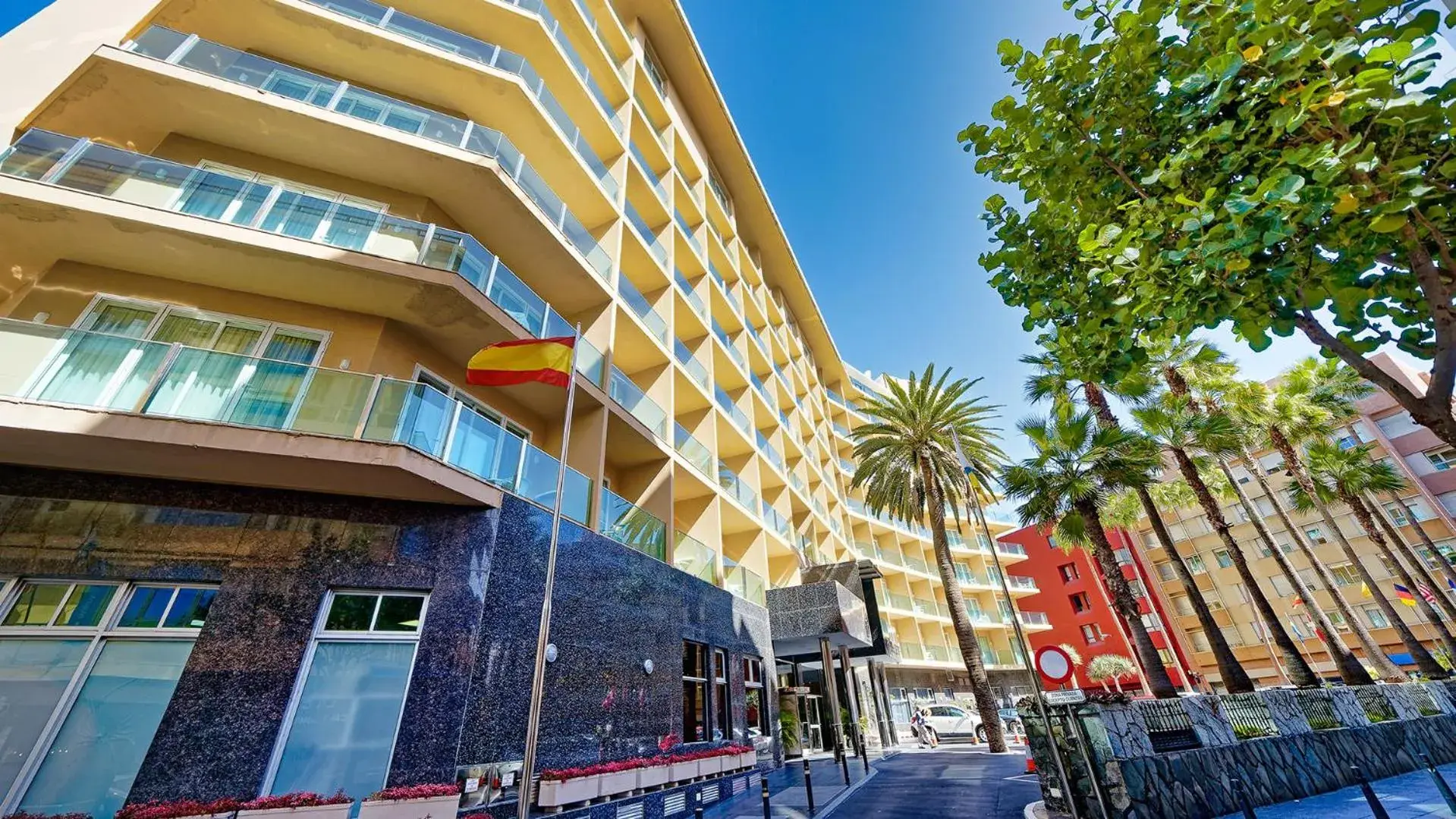 Property building in Bull Reina Isabel & SPA Property building in Bull Reina Isabel & SPA