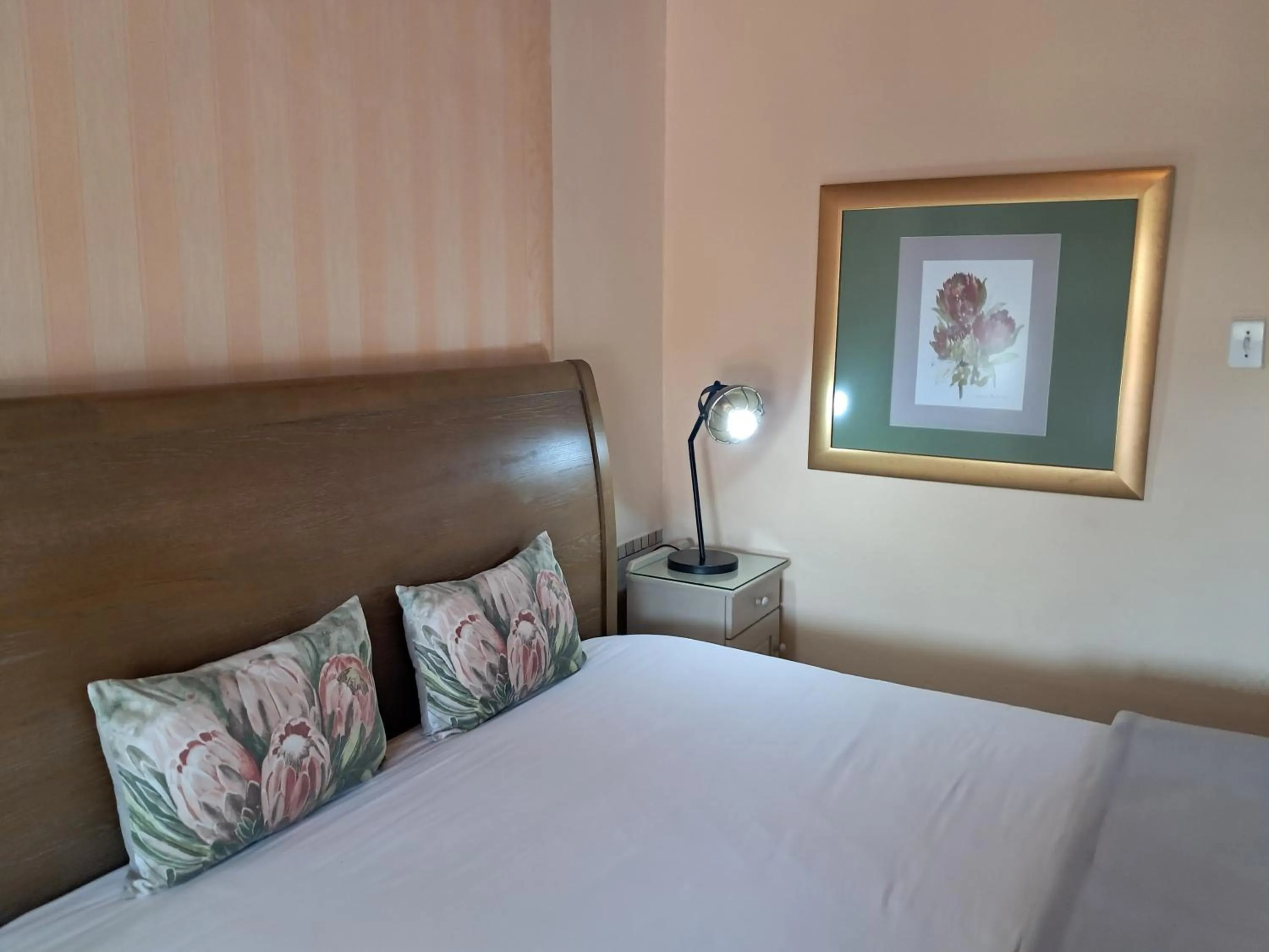 Bedroom, Bed in Jakkalsdraai Guest House